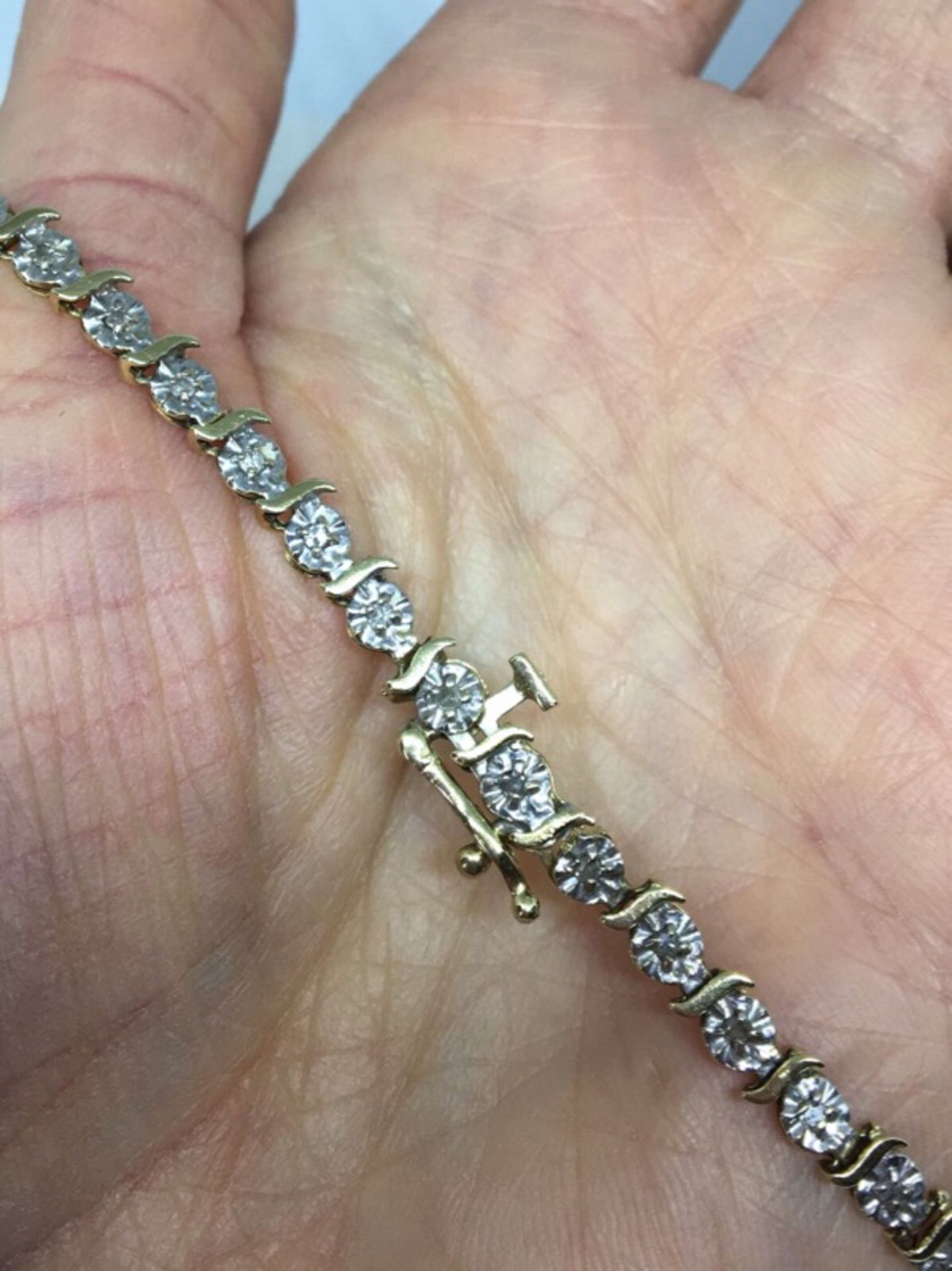 9ct GOLD DIAMOND BRACELET - Image 3 of 4