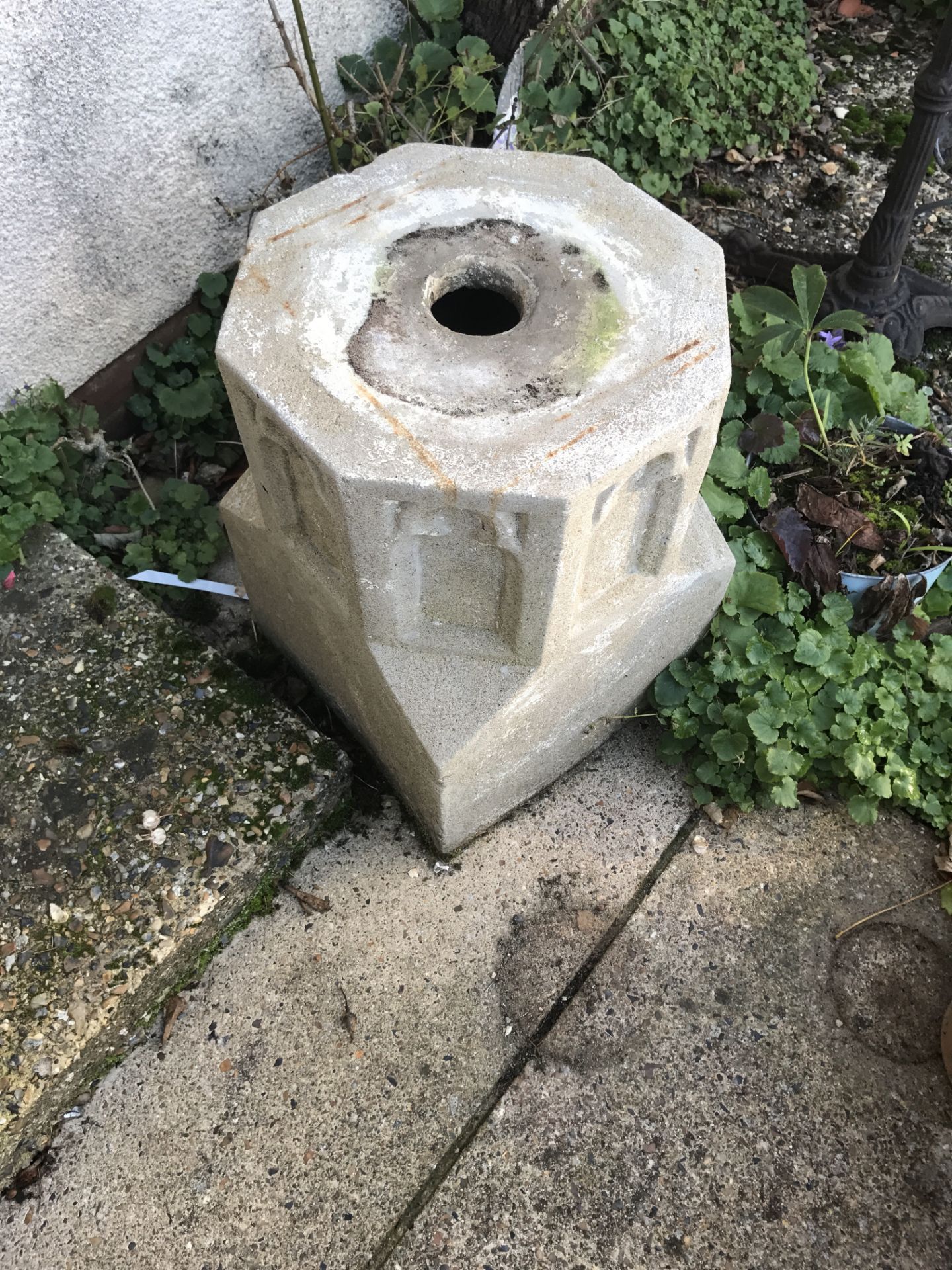 PAIR OF CONCRETE STANDS APPROX 2ft HIGH