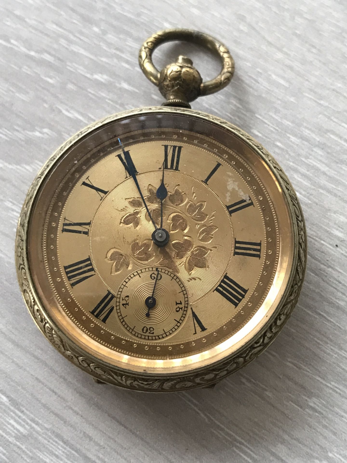 YELLOW METAL POCKET WATCH