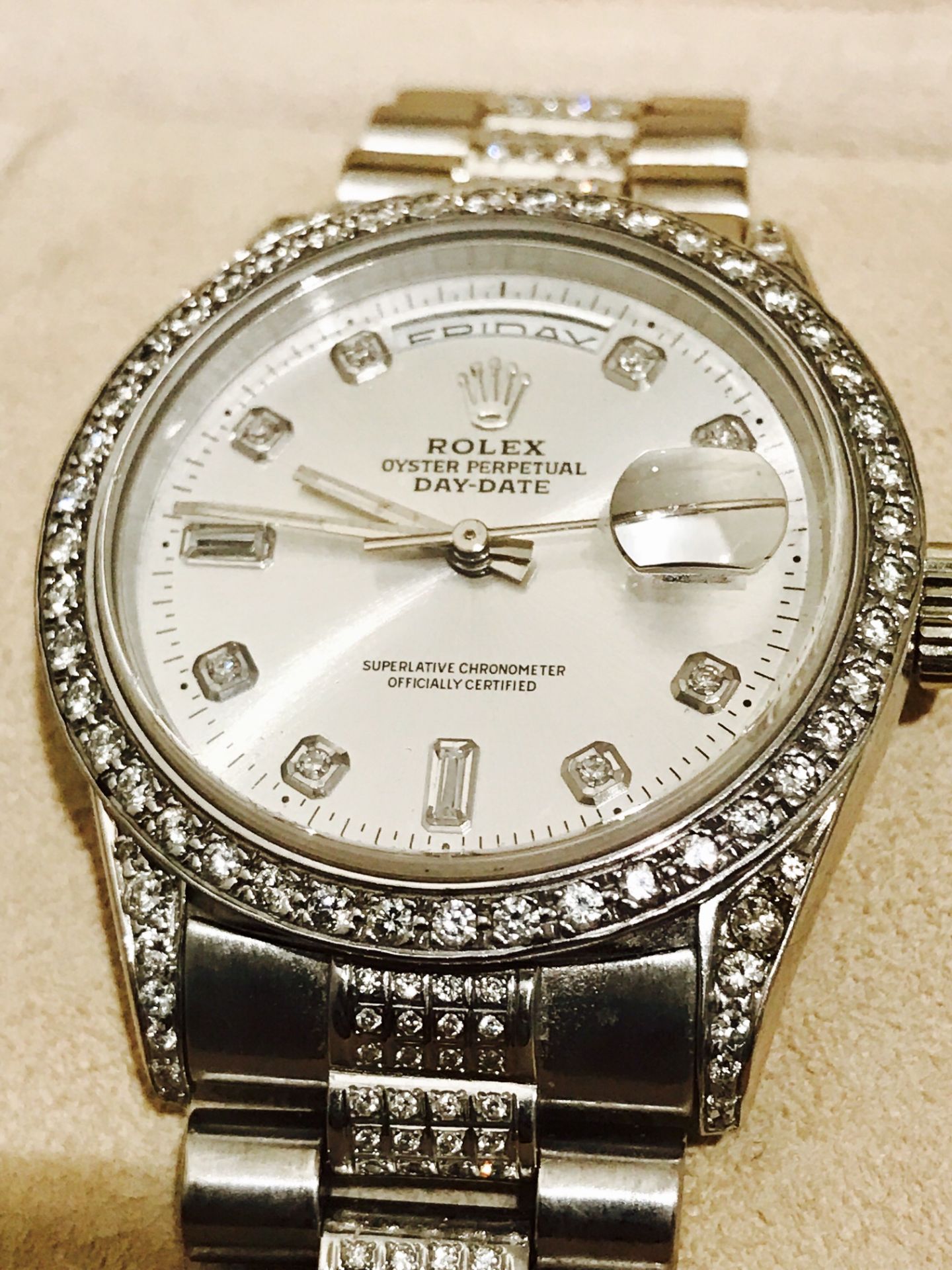 18ct WHITE GOLD ROLEX DIAMOND SET WATCH WITH BOX