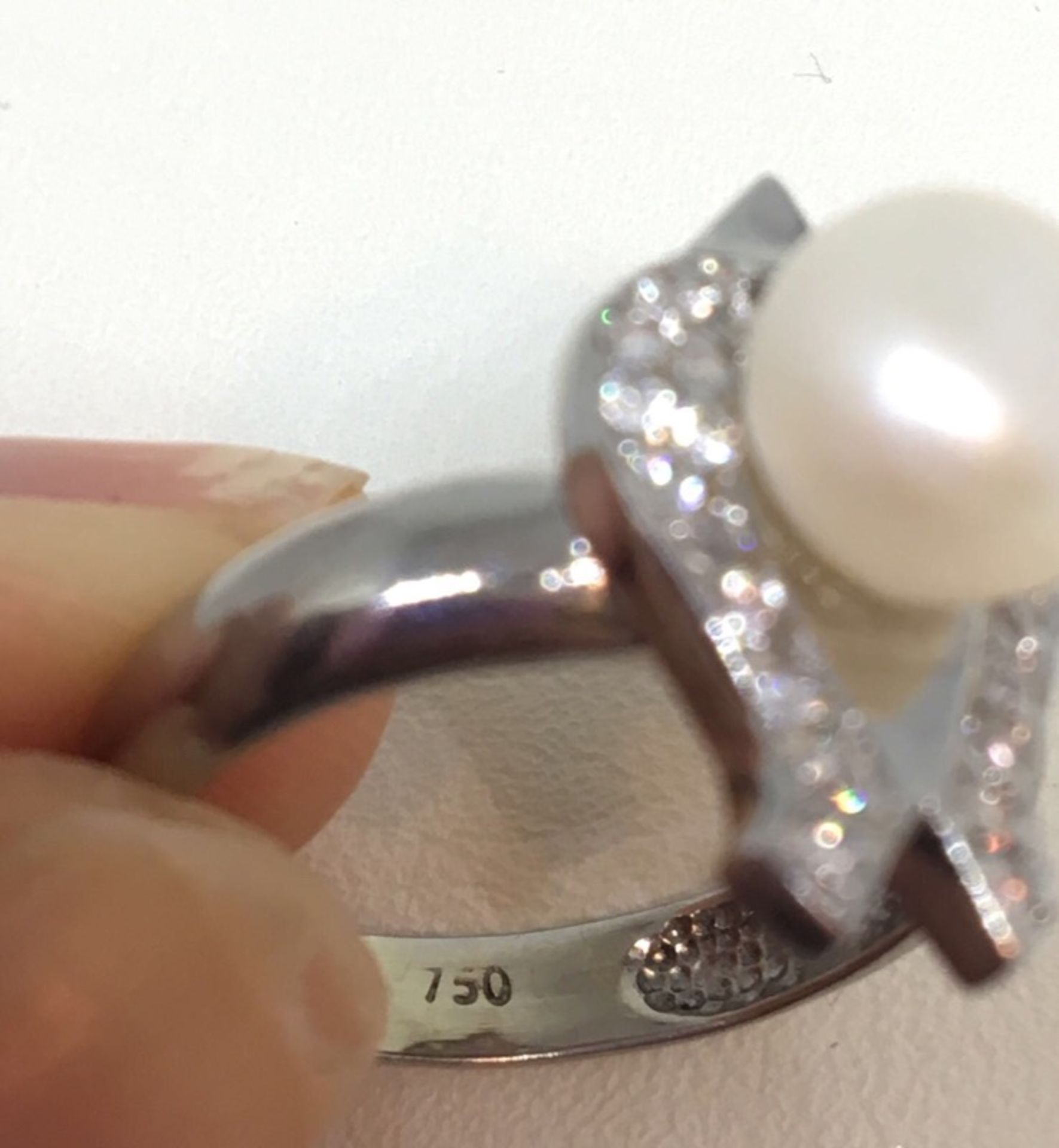 18ct WHITE GOLD WHITE STONE & PEARL RING - Image 5 of 5