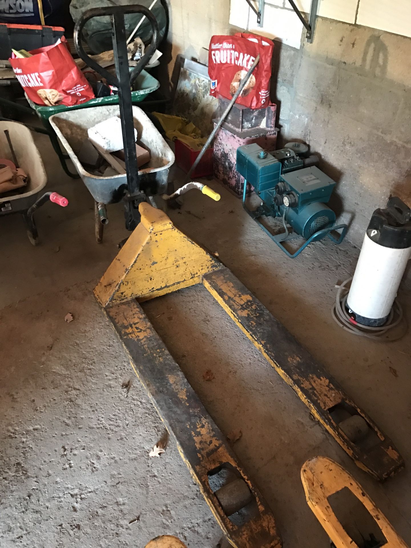 PALLET TRUCK