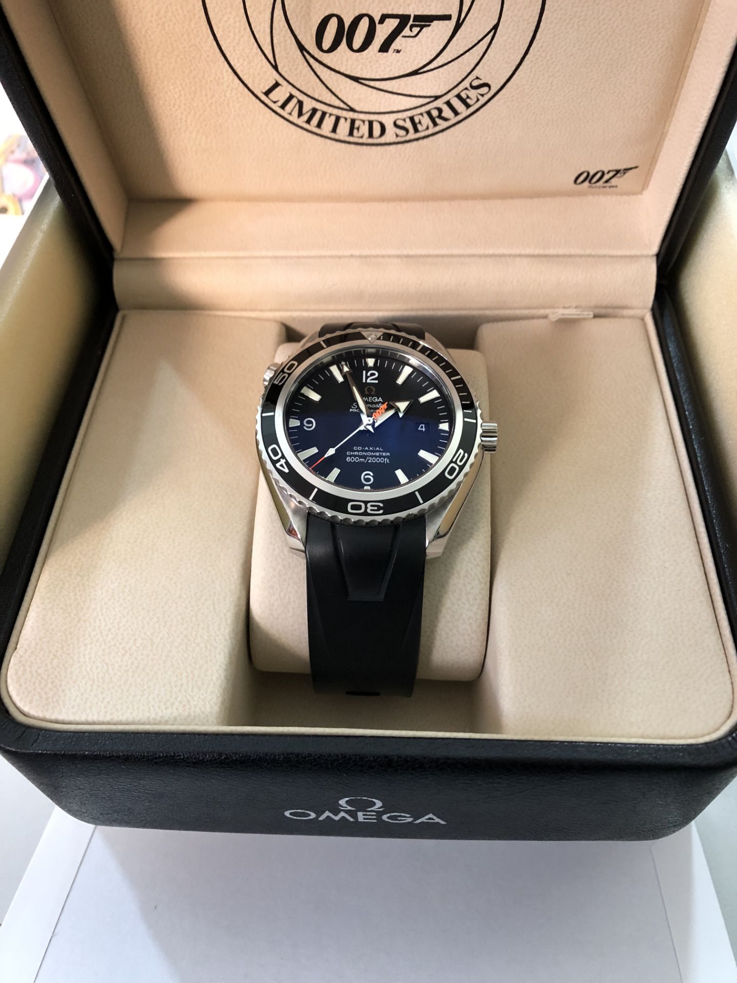 RARE OMEGA JAMES BOND 007 SEAMASTER WATCH NUMBER 0140 OUT OF 5007 - Image 3 of 10