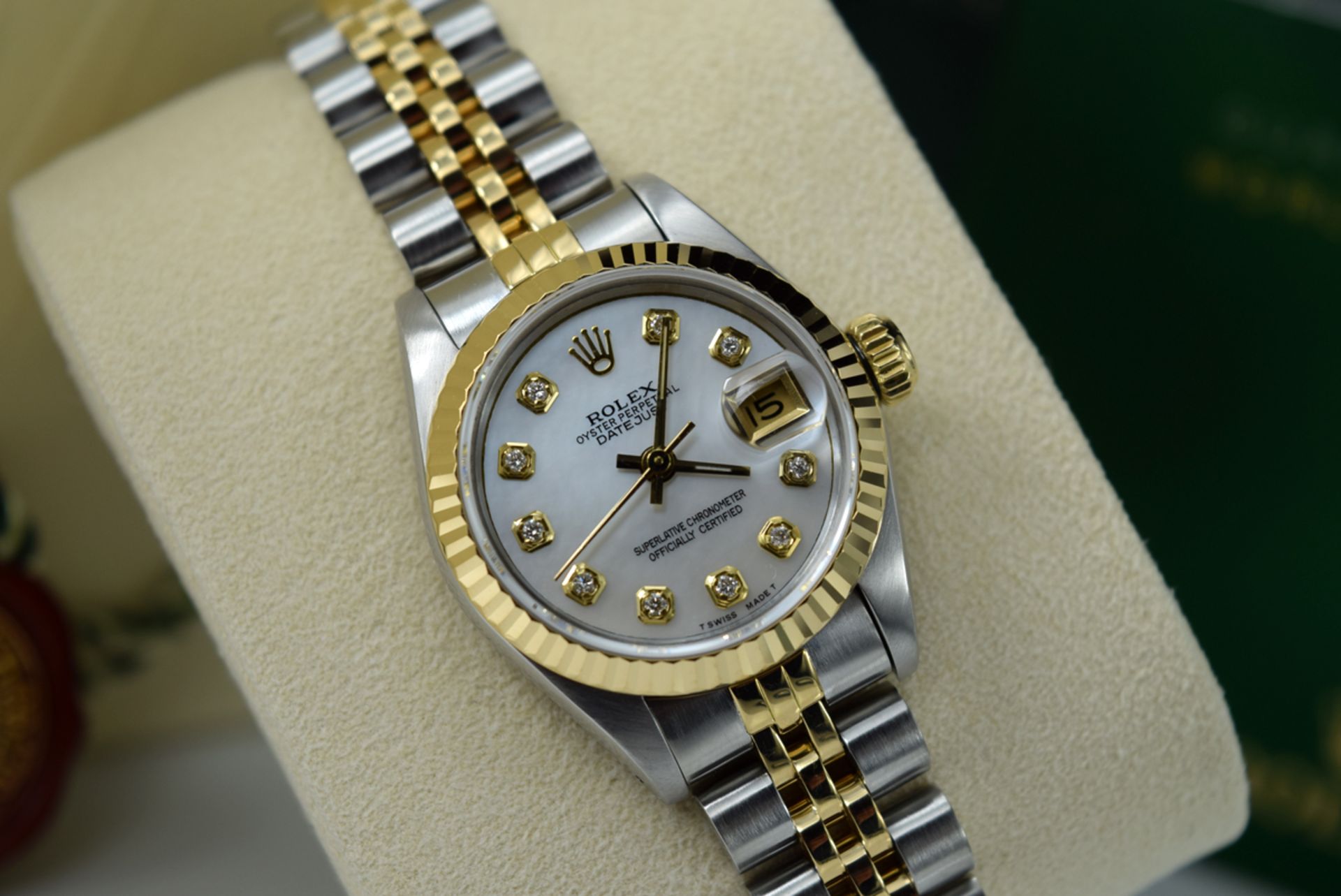 ROLEX *DIAMOND* LADY DATEJUST - 18K GOLD & STEEL with WHITE MOP DIAMOND DIAL - Image 3 of 15