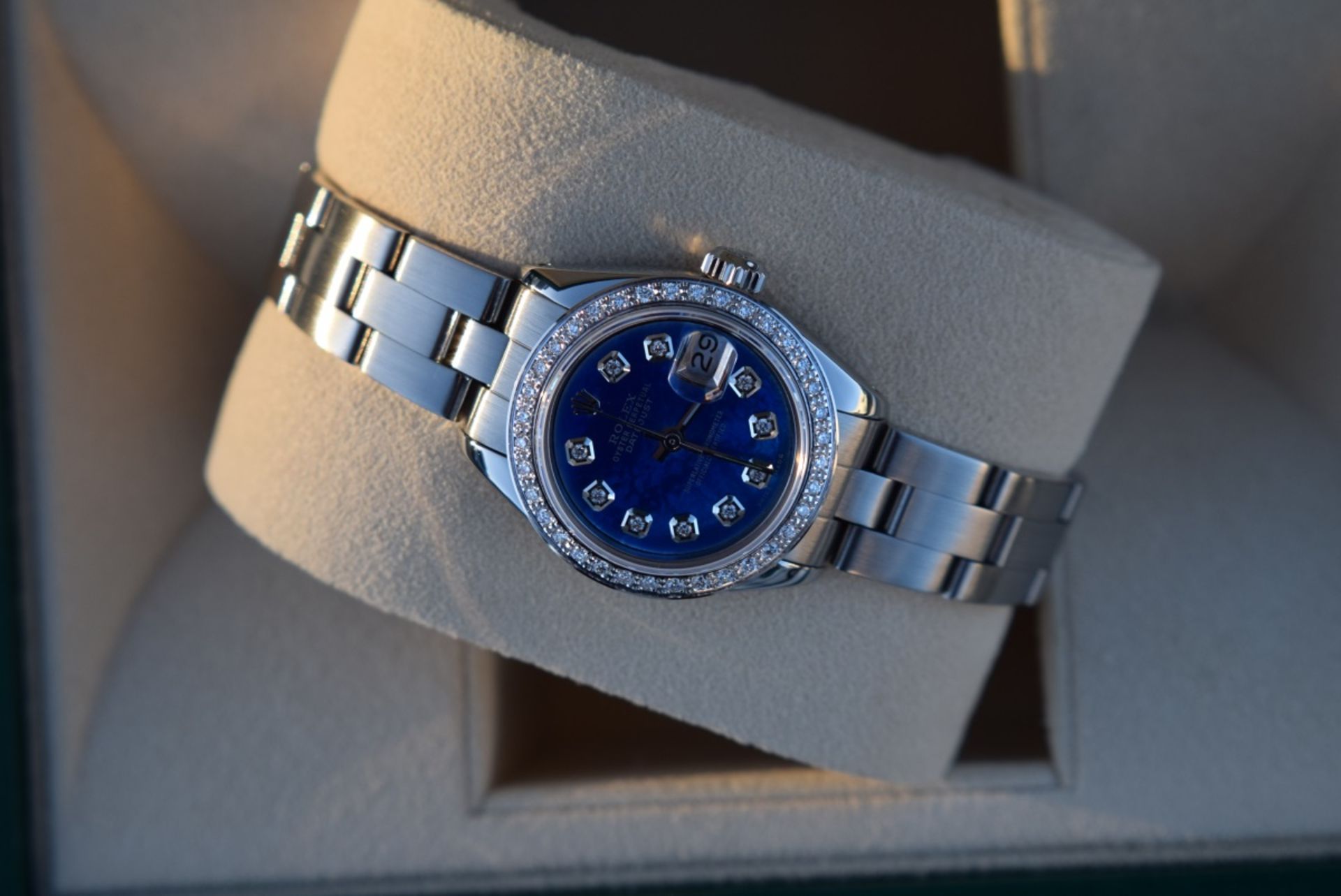 ♥ STUNNING Rolex *Diamond Encrusted* Lady DateJust - Image 6 of 12