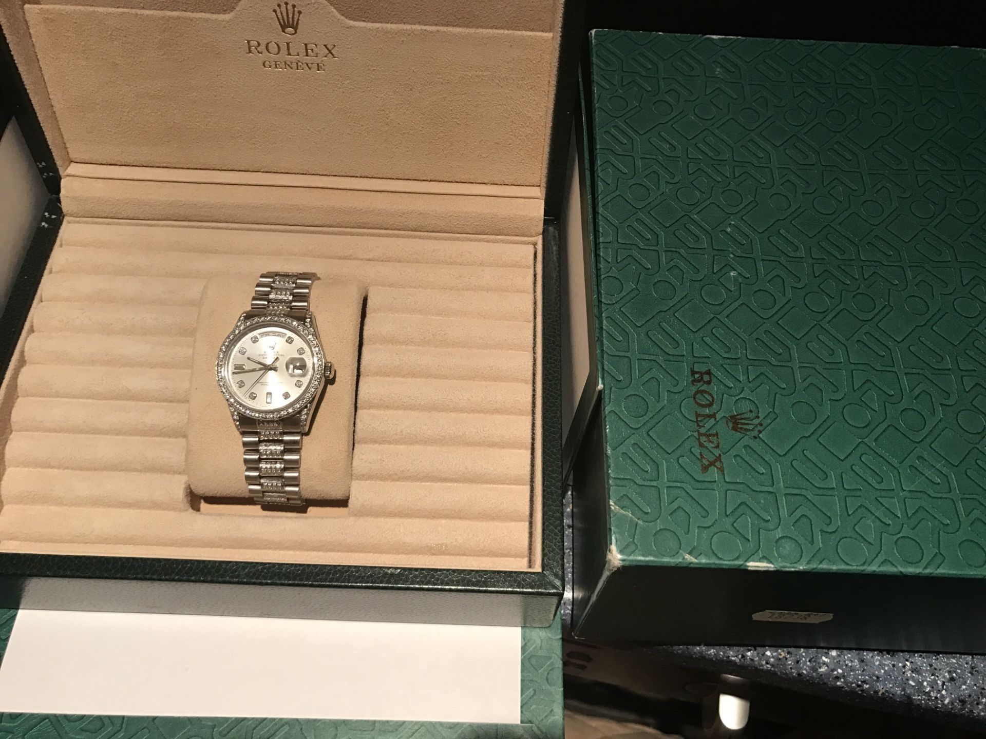 18ct WHITE GOLD ROLEX DIAMOND SET WATCH WITH BOX - Image 4 of 9