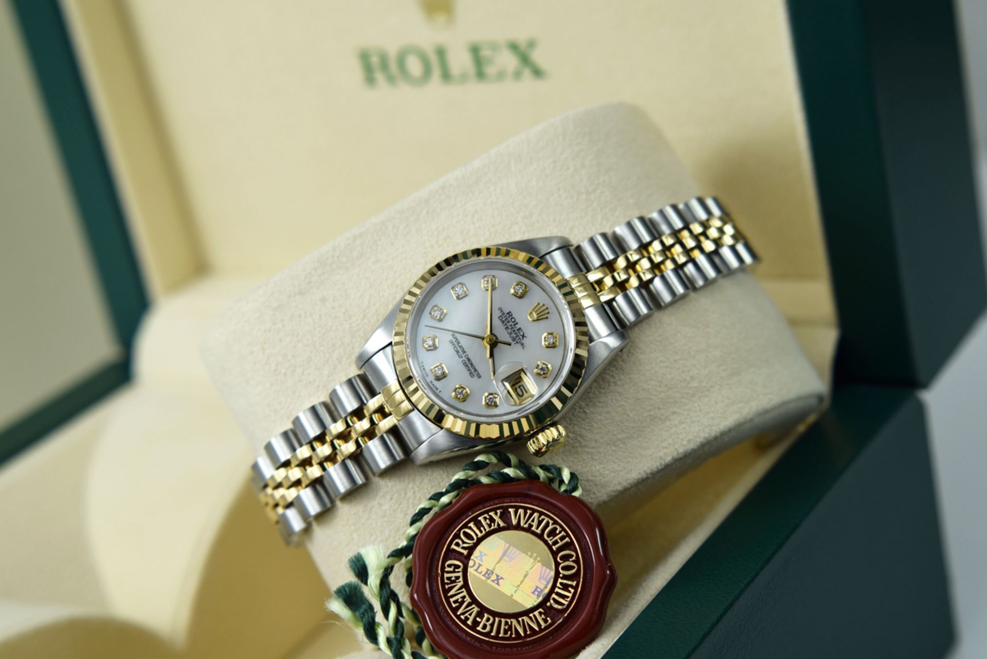 ROLEX *DIAMOND* LADY DATEJUST - 18K GOLD & STEEL with WHITE MOP DIAMOND DIAL - Image 11 of 15