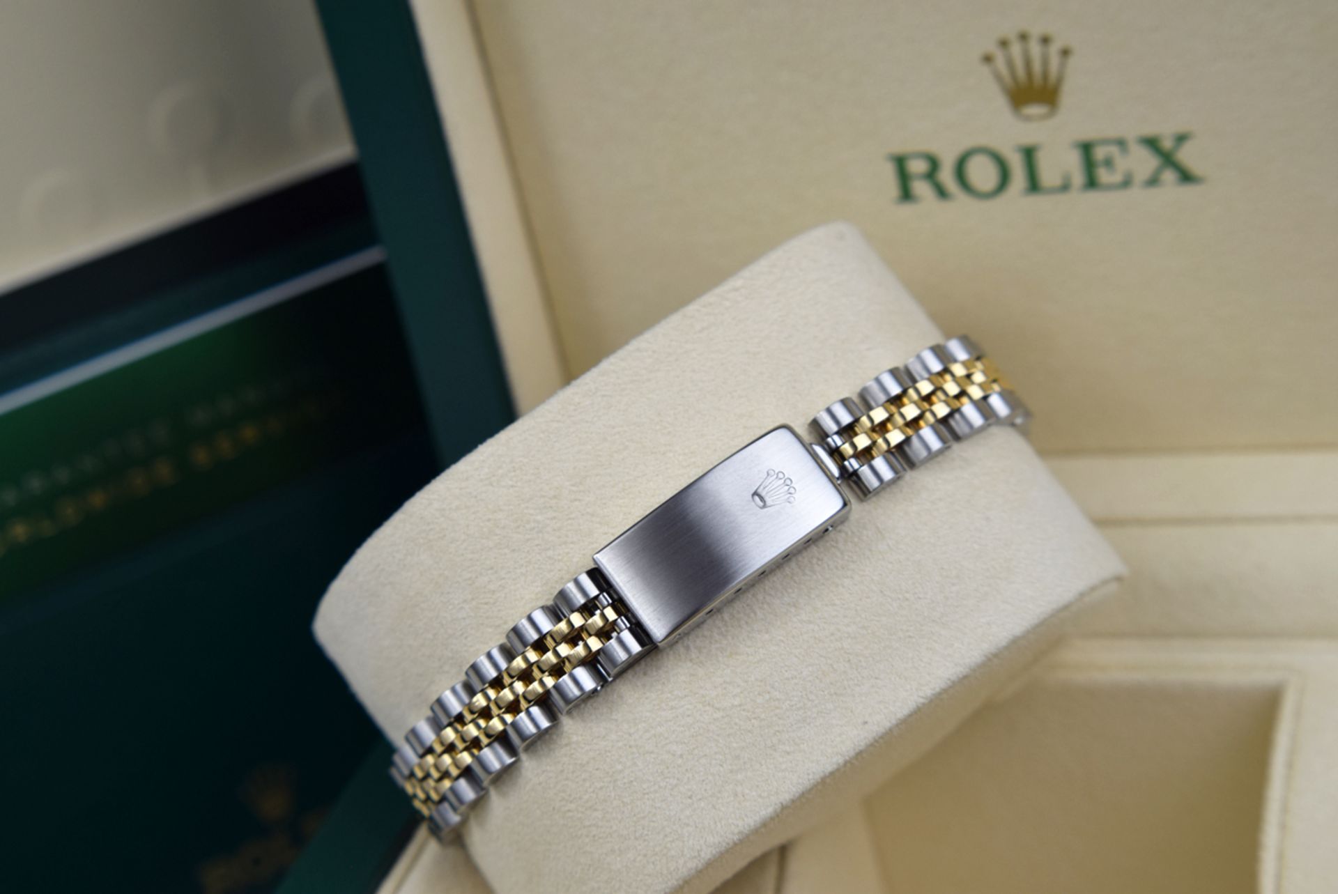 ROLEX *DIAMOND* LADY DATEJUST - 18K GOLD & STEEL with WHITE MOP DIAMOND DIAL - Image 7 of 15