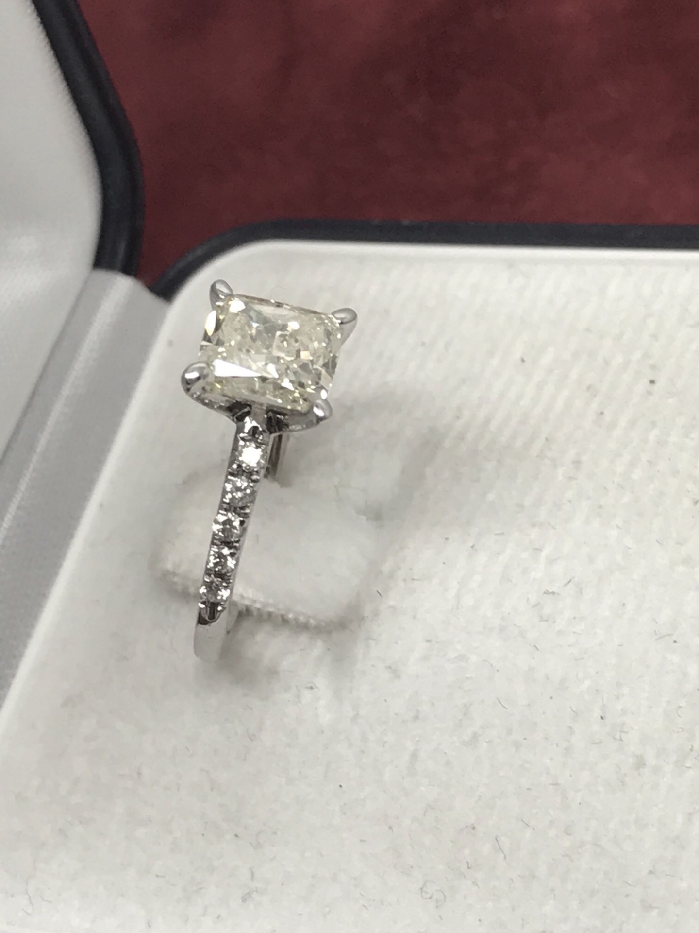 1.66ct CUSHION CUT DIAMOND SOLITAIRE RING - Image 2 of 3