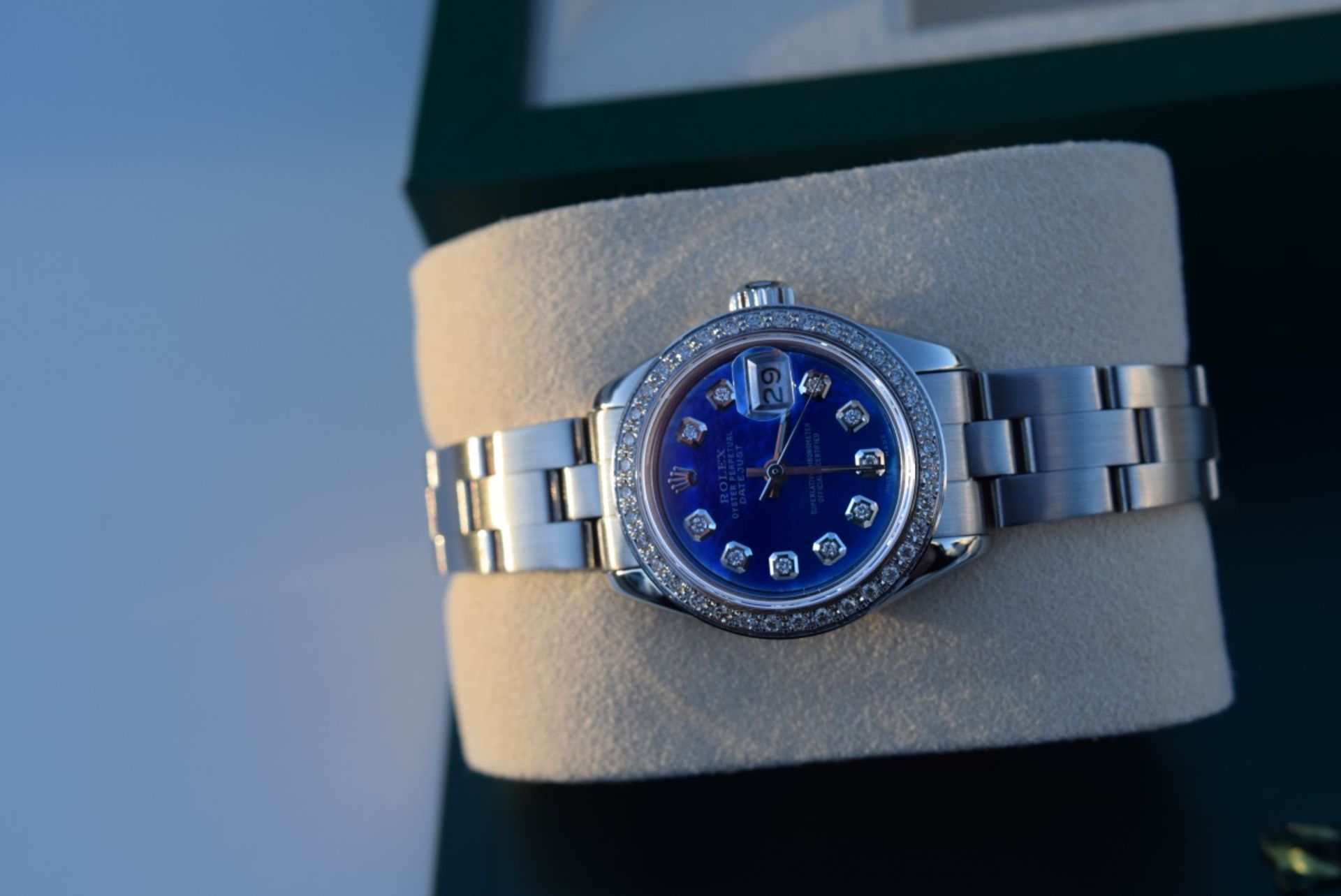 ♥ STUNNING Rolex *Diamond Encrusted* Lady DateJust - Image 9 of 12