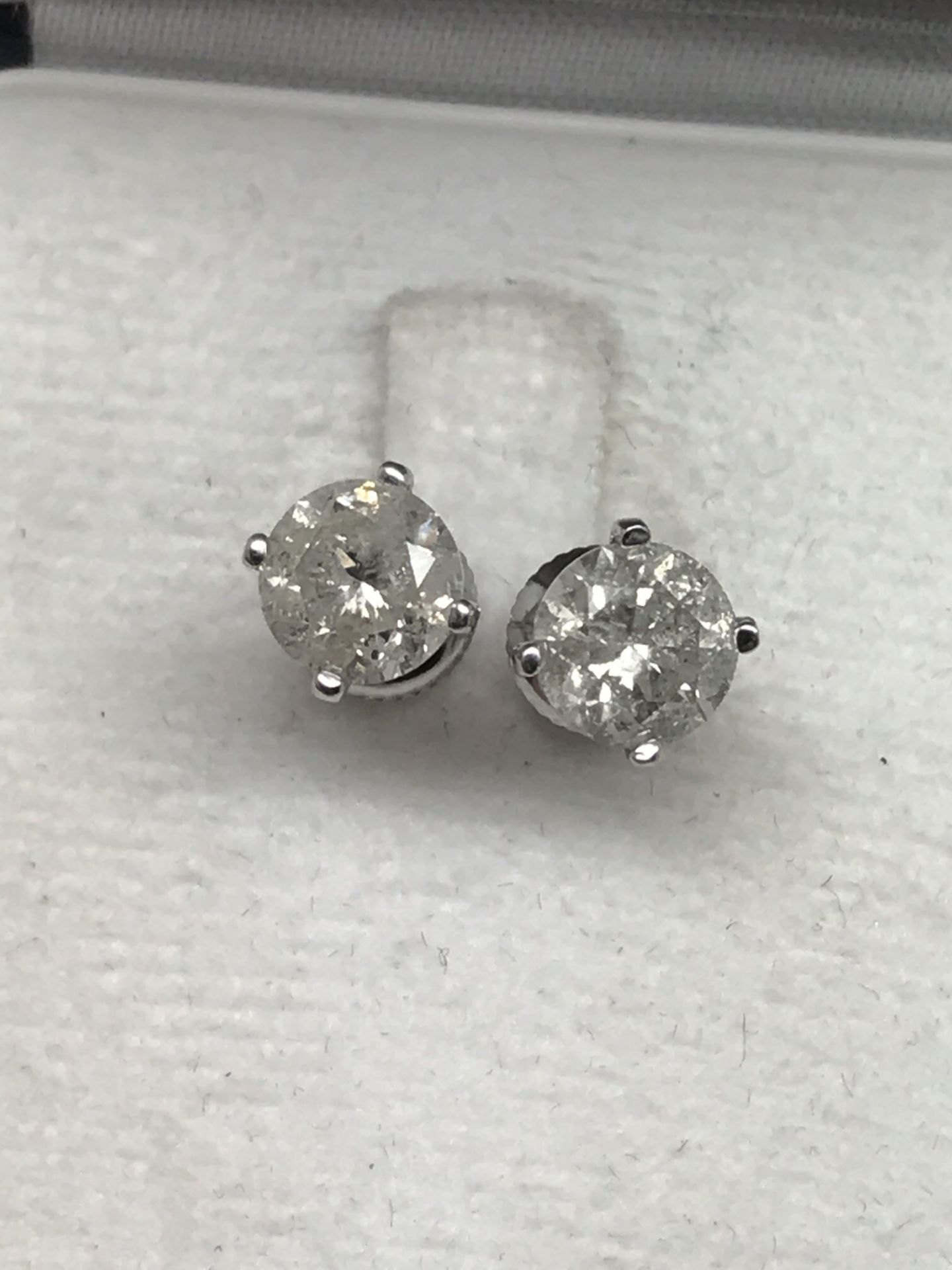 2.68ct DIAMOND SOLITAIRE EARRINGS (APPROX 1.34ct EACH)