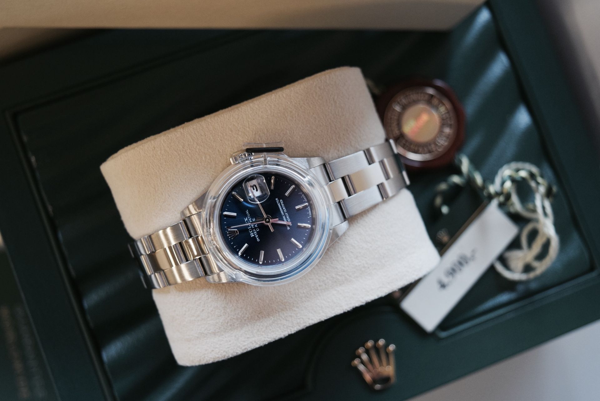 ♥ Gorgeous Rolex Oyster Perpetual Date - Navy Blue - Image 3 of 4