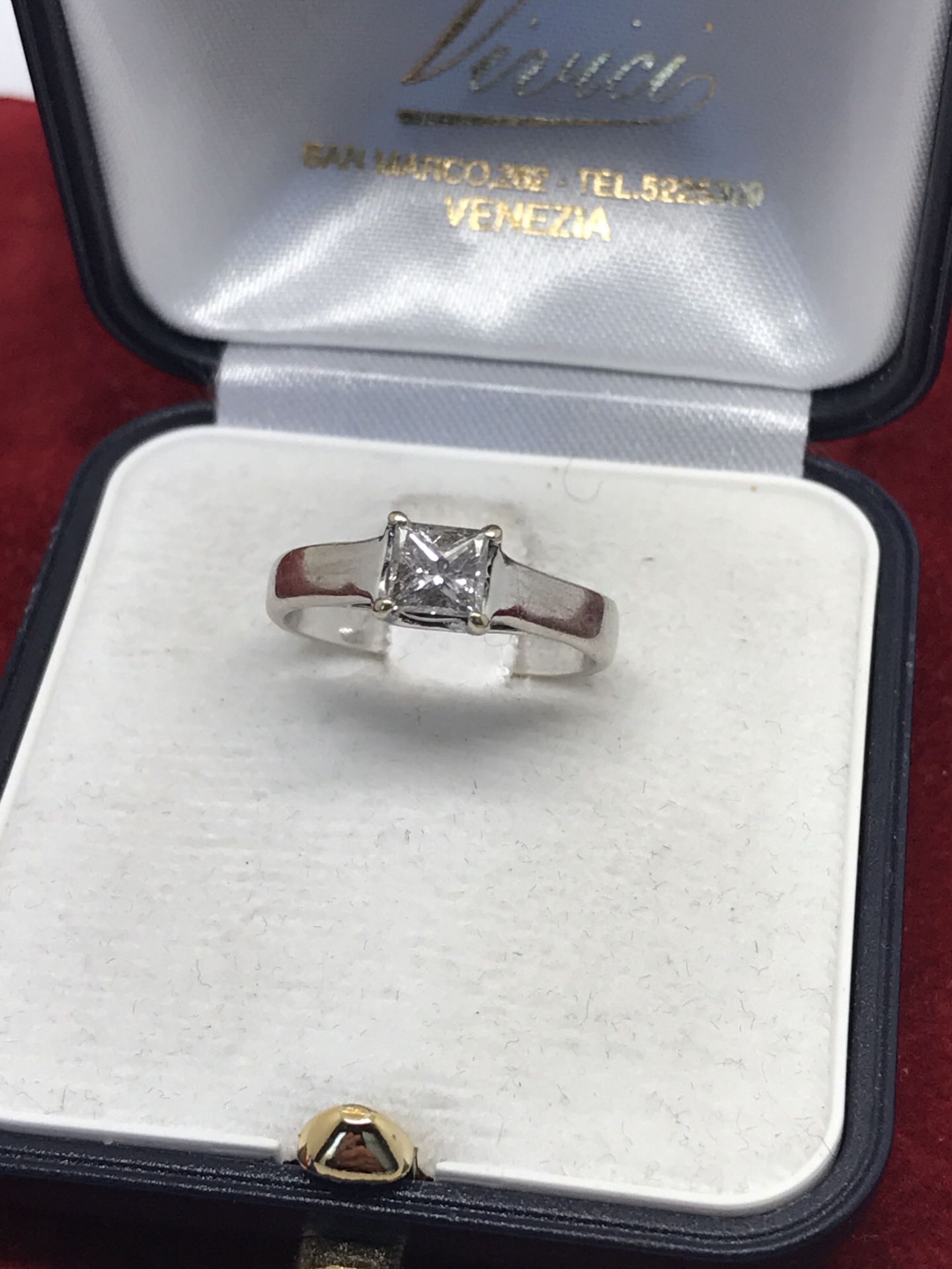 18ct WHITE GOLD PRINCESS CUT 0.50ct DIAMOND RING