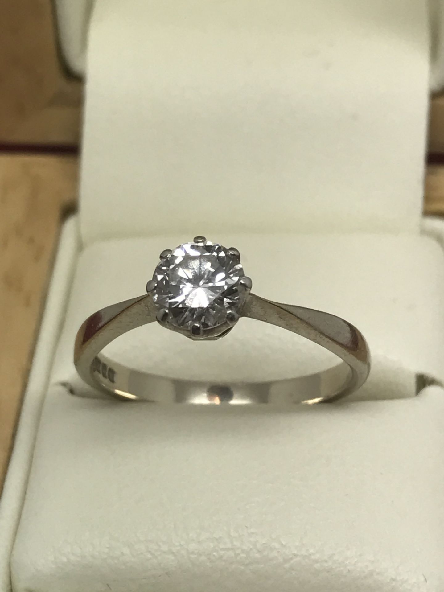 APPROX 0.75ct DIAMOND SOLITAIRE SET IN 18ct GOLD - Image 2 of 2