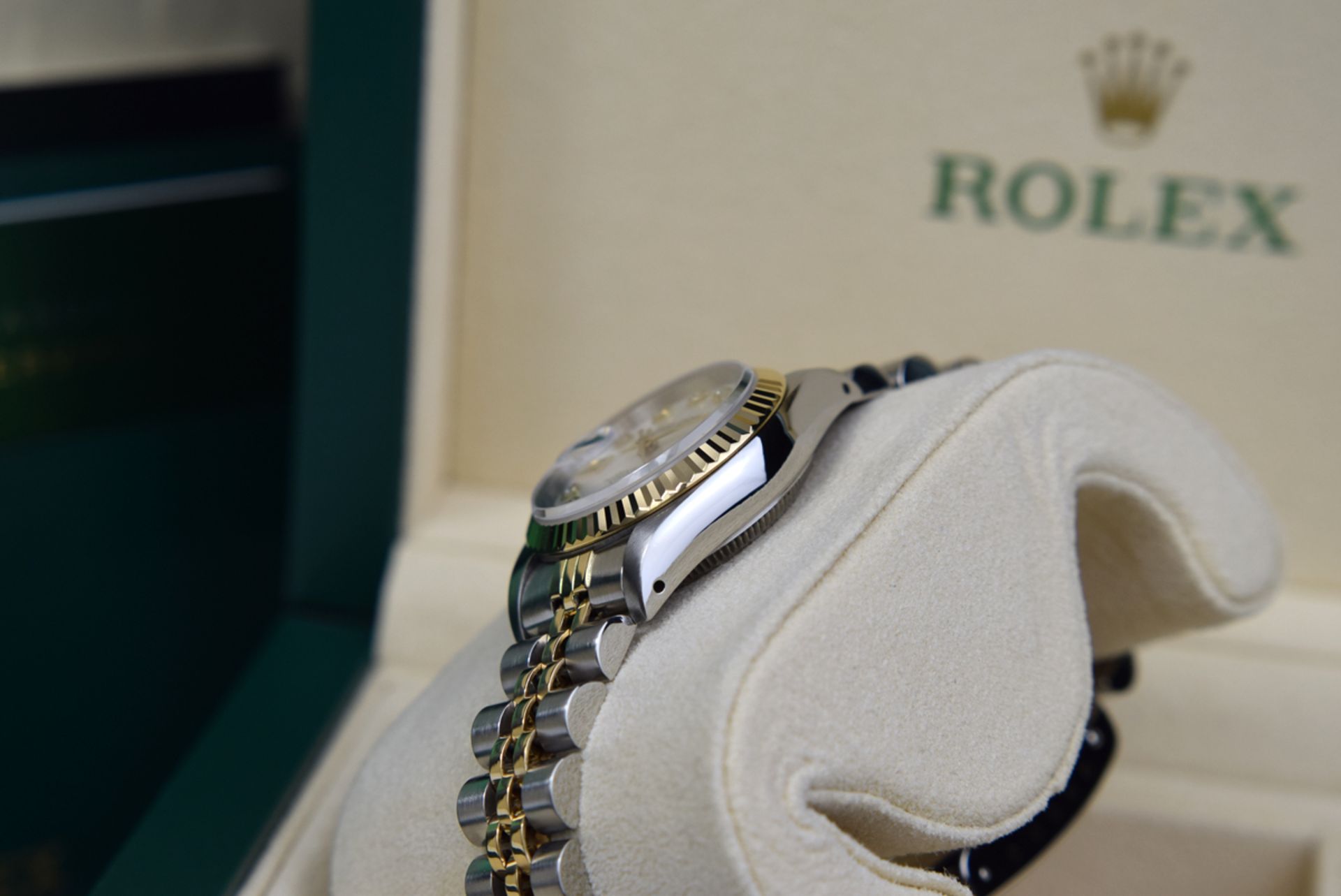 ROLEX *DIAMOND* LADY DATEJUST - 18K GOLD & STEEL with WHITE MOP DIAMOND DIAL - Image 9 of 15