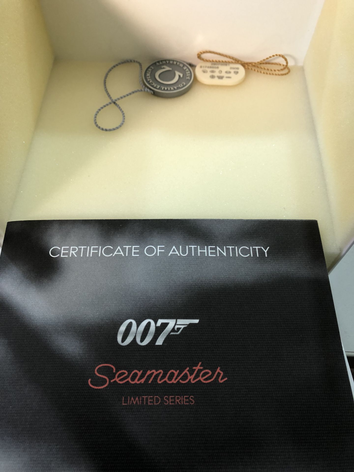 RARE OMEGA JAMES BOND 007 SEAMASTER WATCH NUMBER 0140 OUT OF 5007 - Image 8 of 10