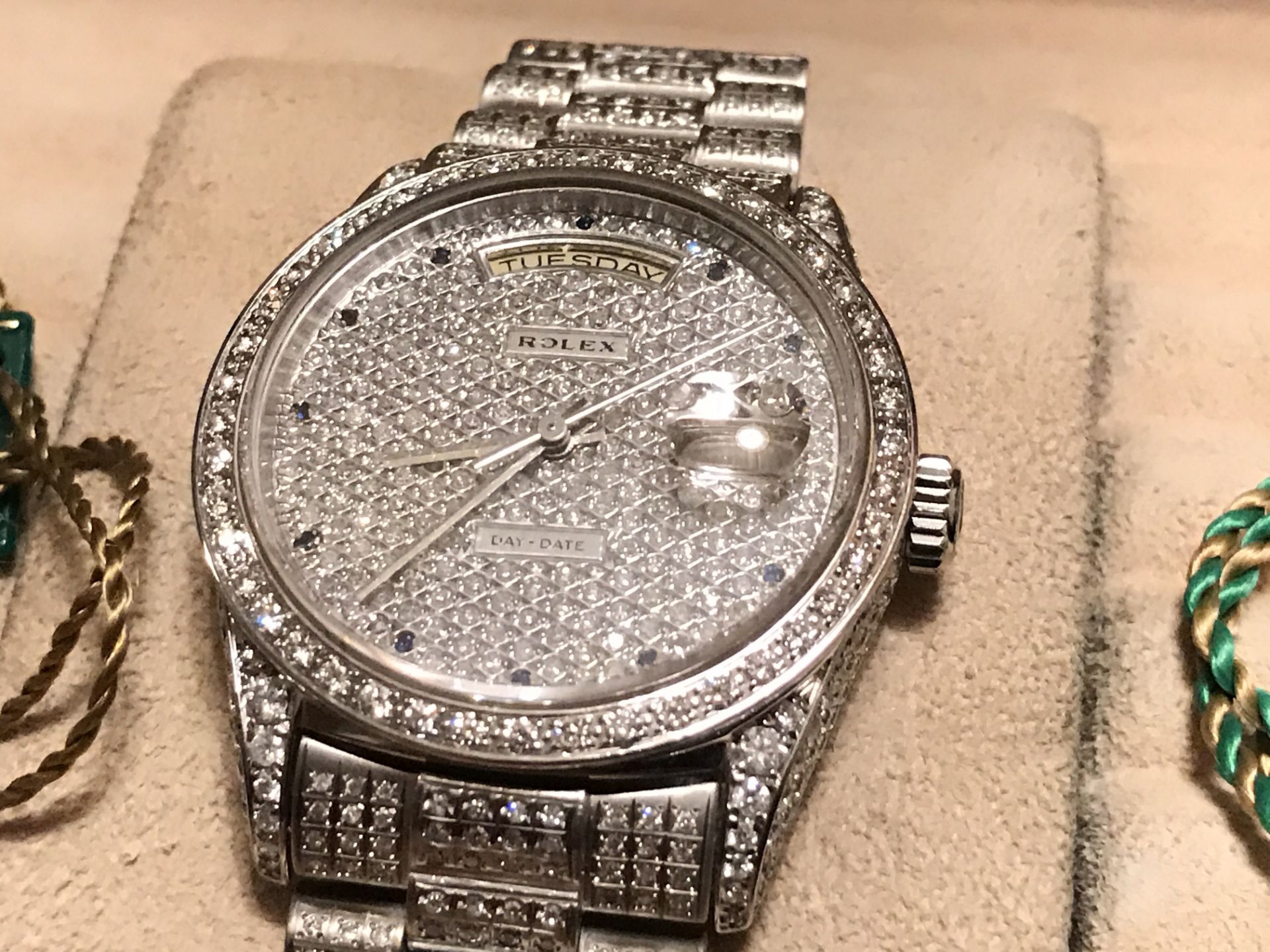 MENS SOLID WHITE GOLD DIAMOND/ SAPPHIRE DAY-DATE “SUPER PRESIDENT” WATCH