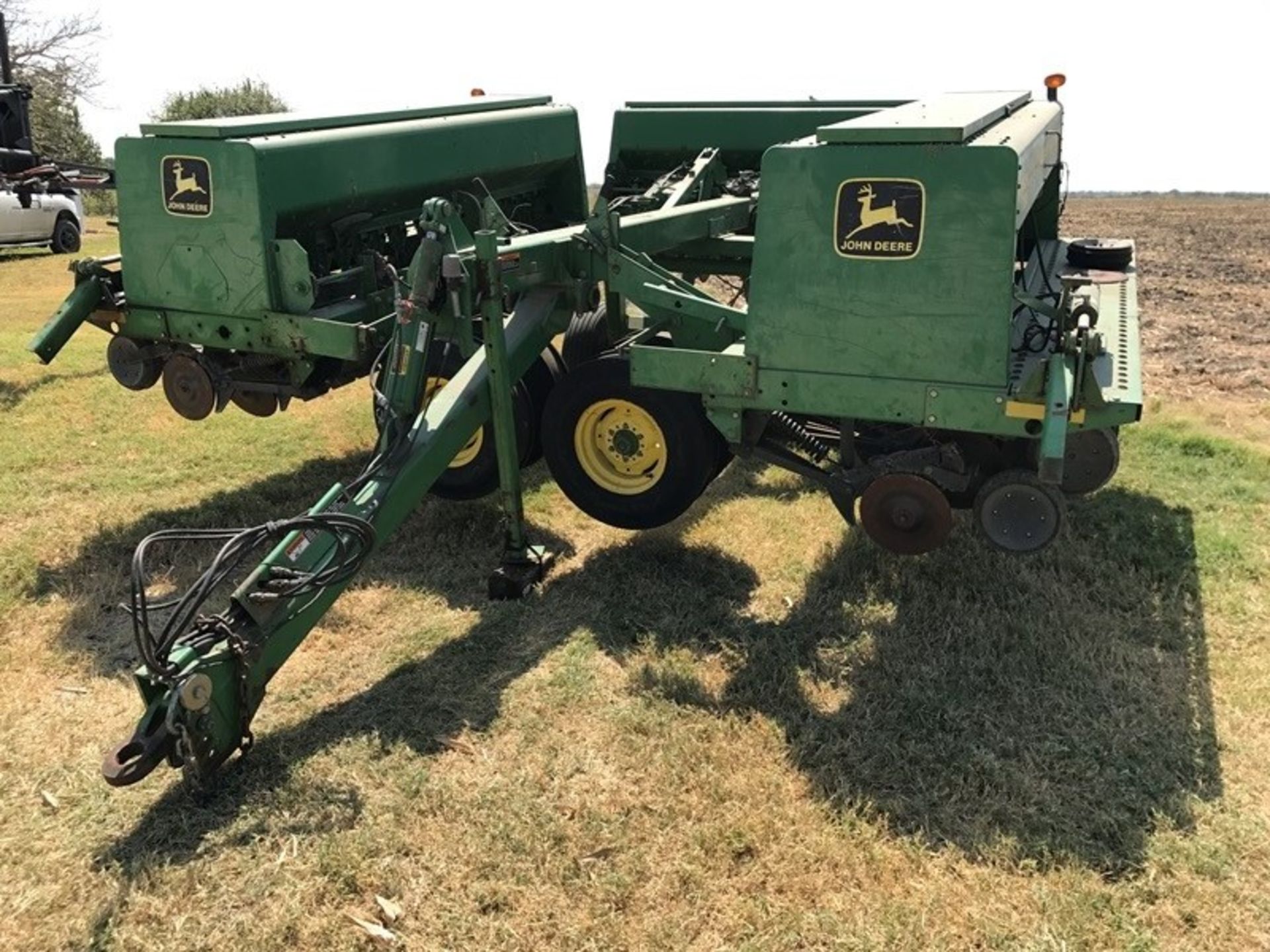 John Deere 455 30' Folding Grain Drill