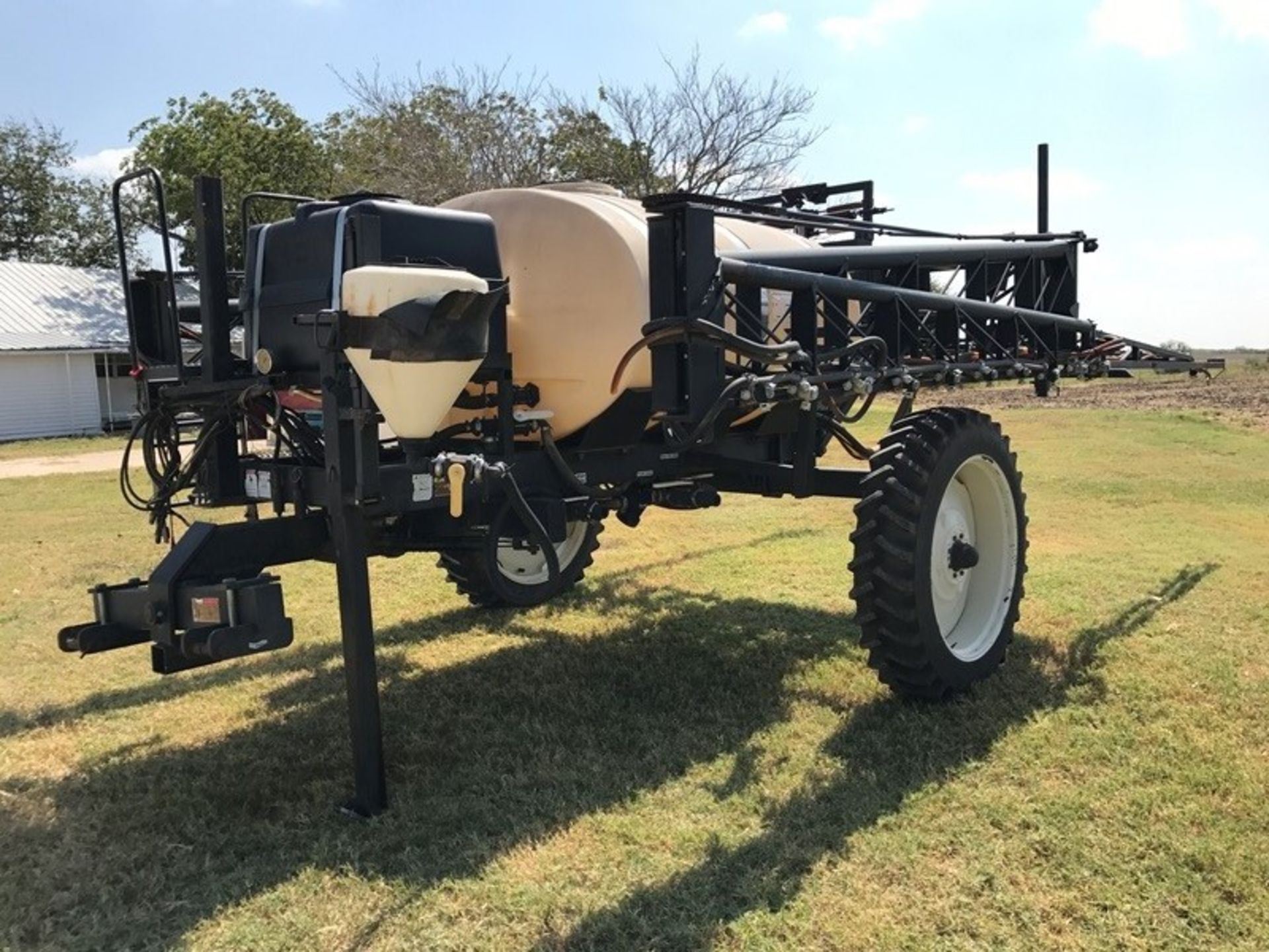 Wylie 1200 Gallon Folding Spray Rig - Image 2 of 3