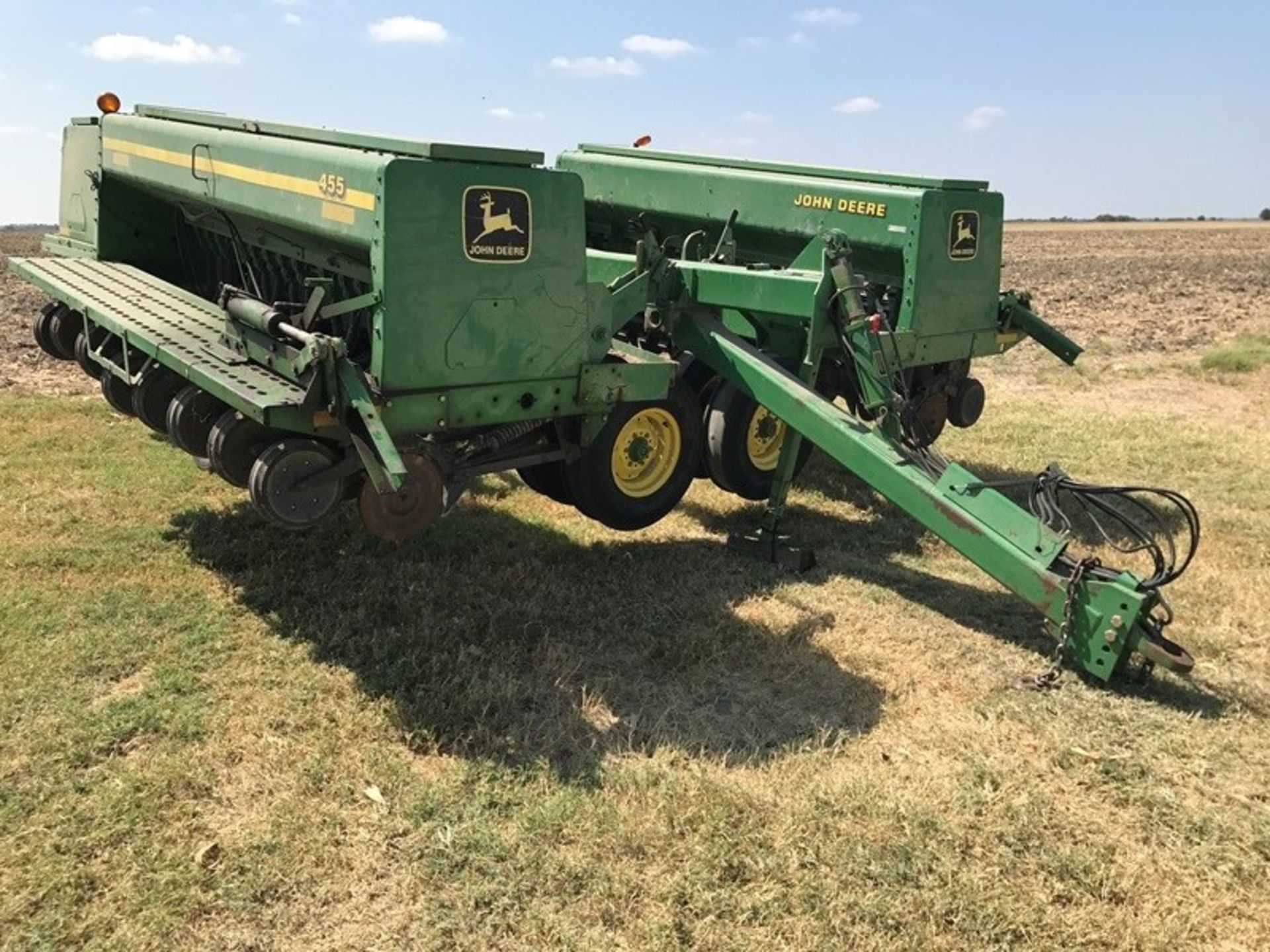 John Deere 455 30' Folding Grain Drill - Image 2 of 4