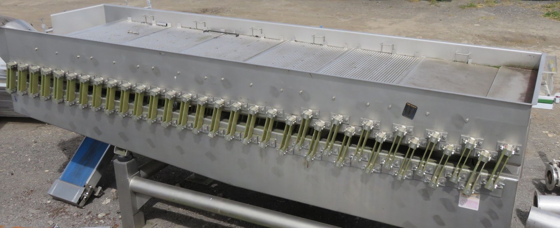 VIBRATORY FEEDER