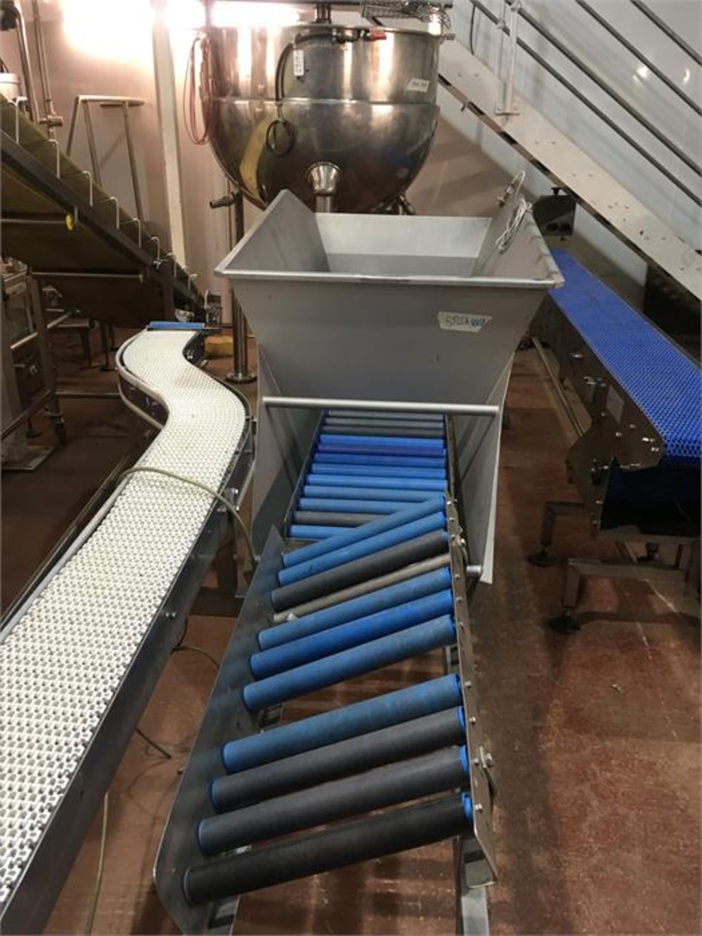 ROLLER CONVEYOR WITH HOPPER - Image 3 of 4