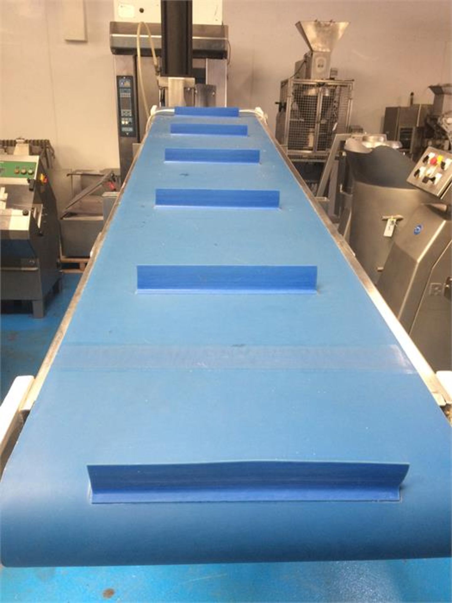 1 x All s/s framed neoprene belt incline transfer conveyor. Taking product from a height of 1200mm - Image 2 of 2