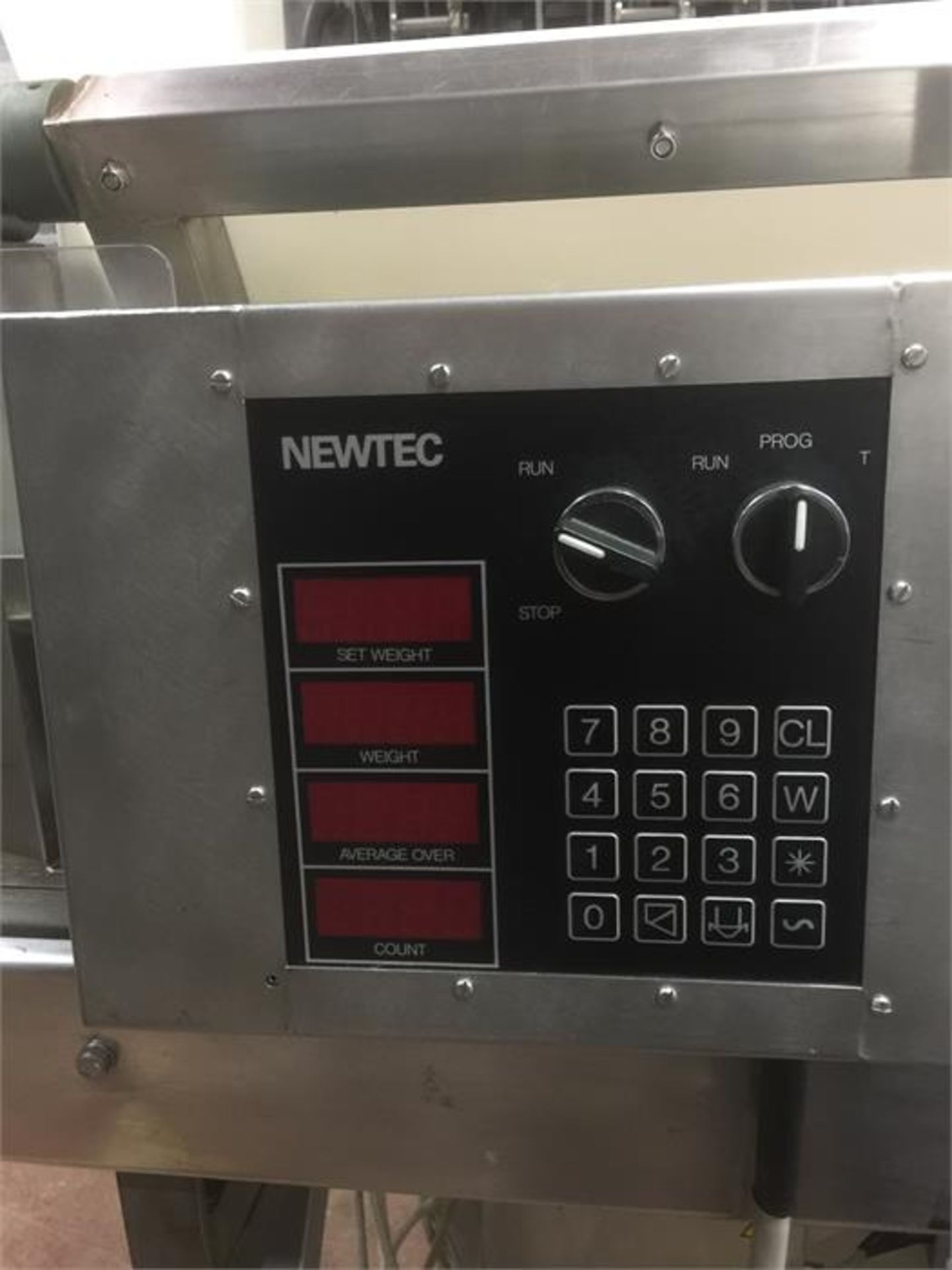 NEWTEC LINEAR WEIGHER - Image 5 of 6