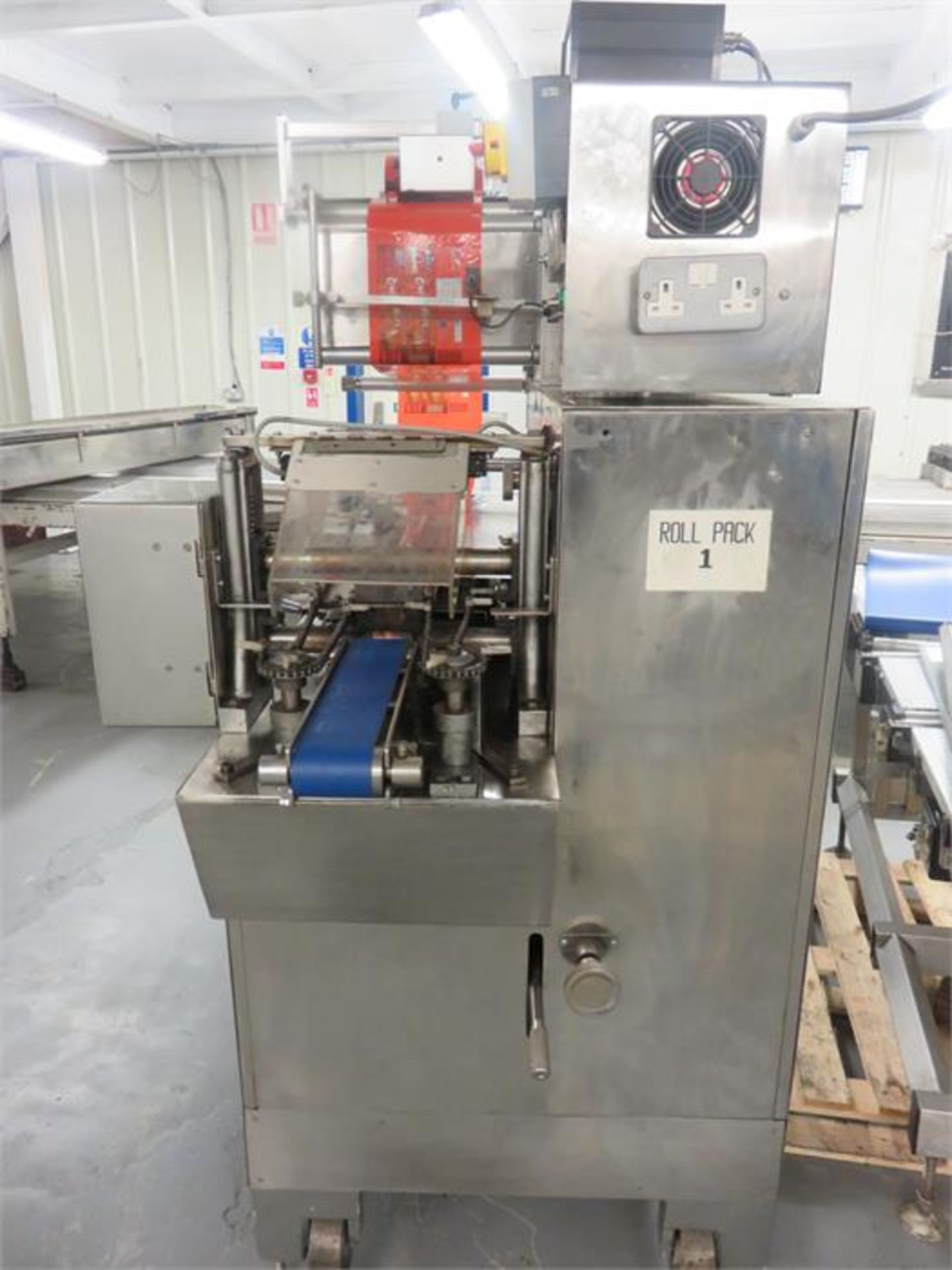 BISCUIT PACKING MACHINE - Image 17 of 38