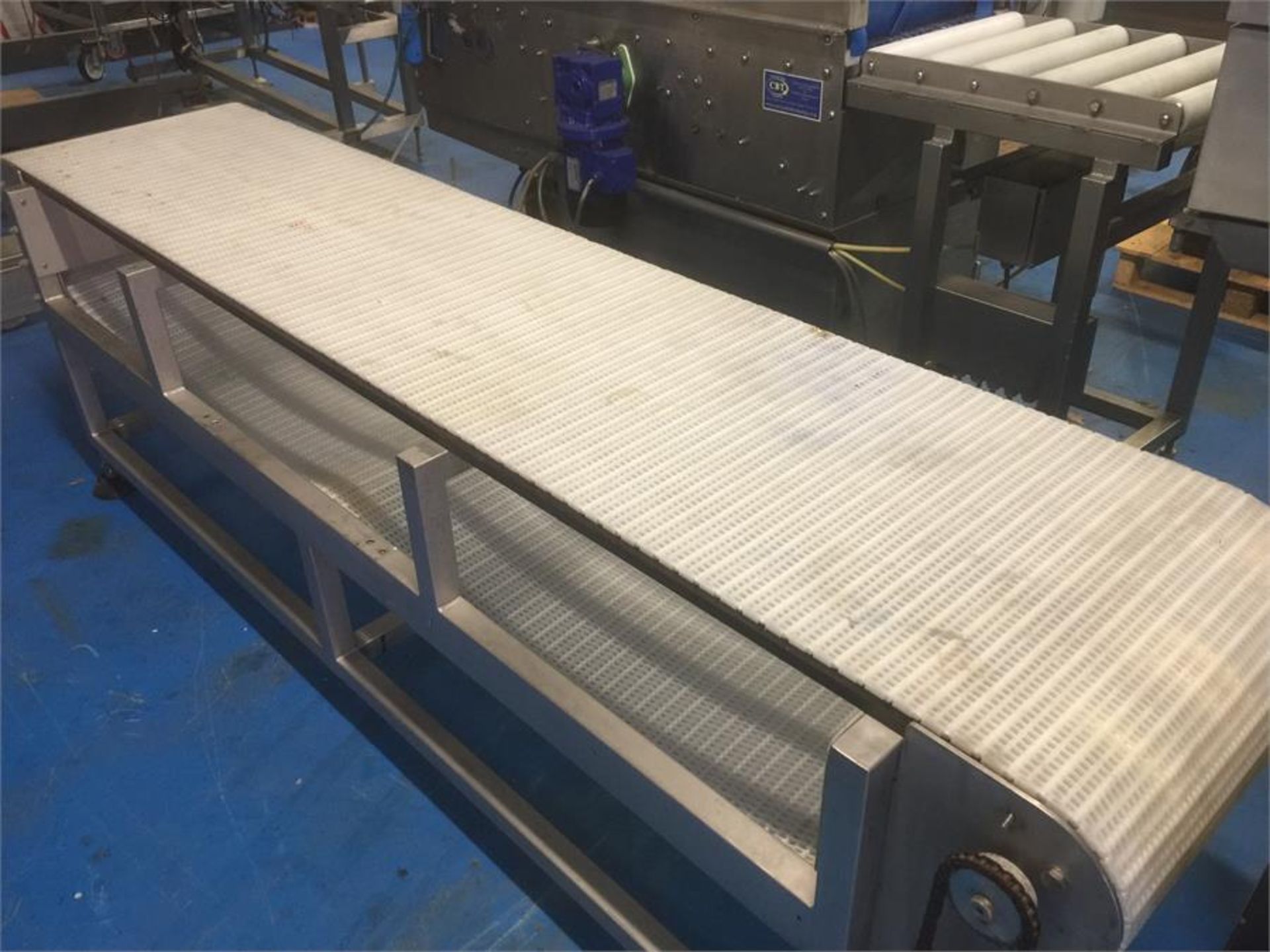 TRANSFER CONVEYOR