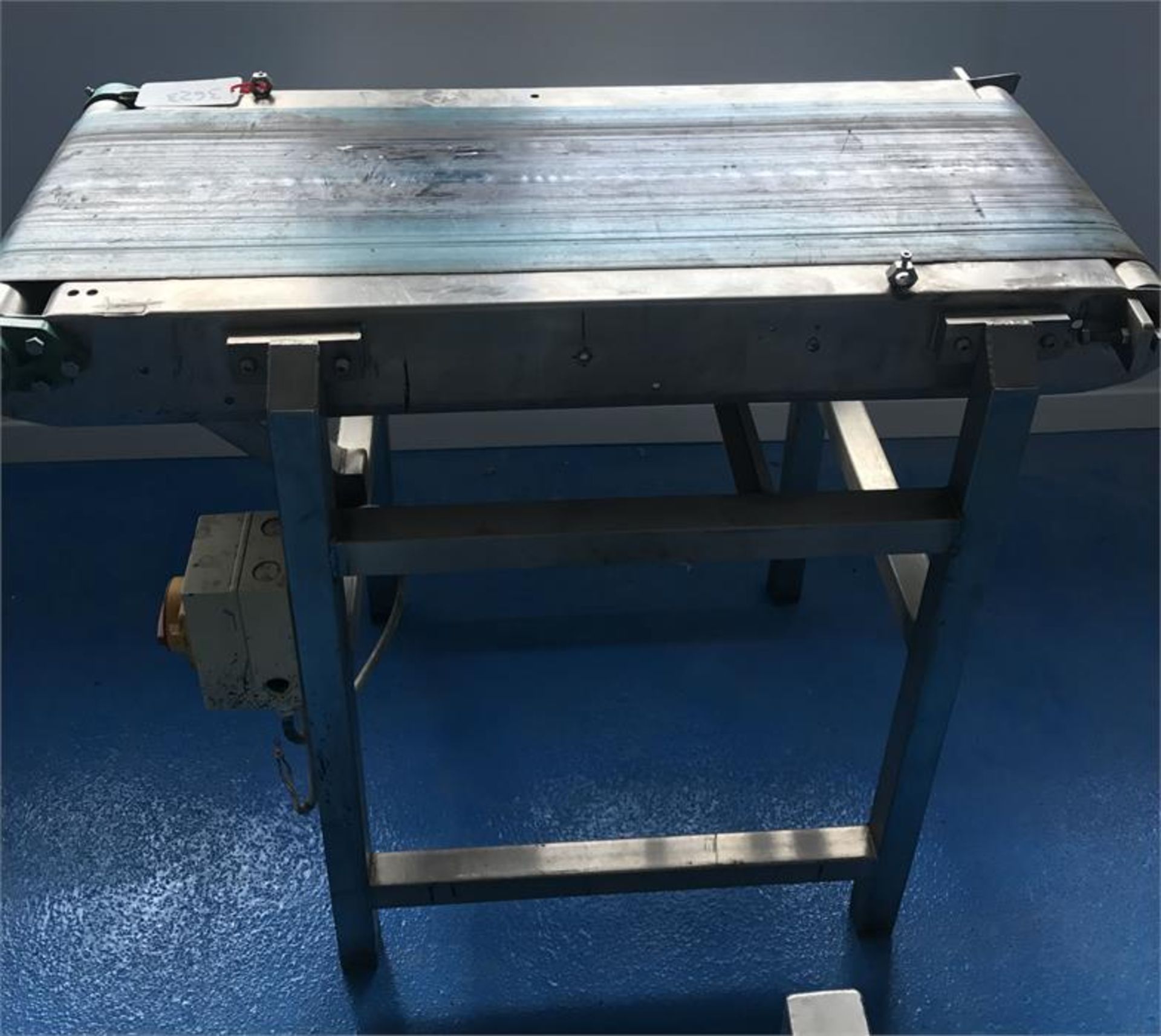 TRANSFER CONVEYOR