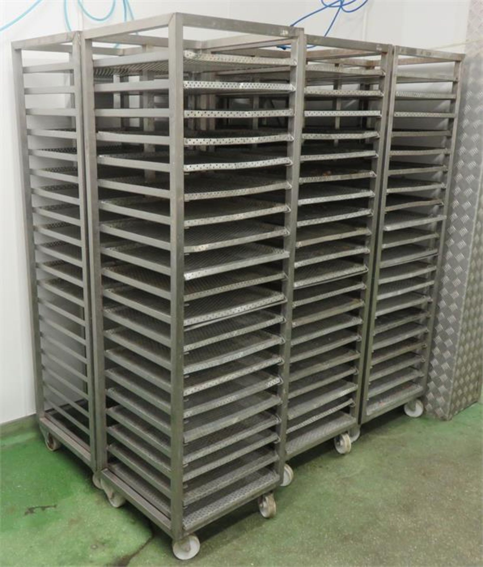 S/S TRAY RACKS