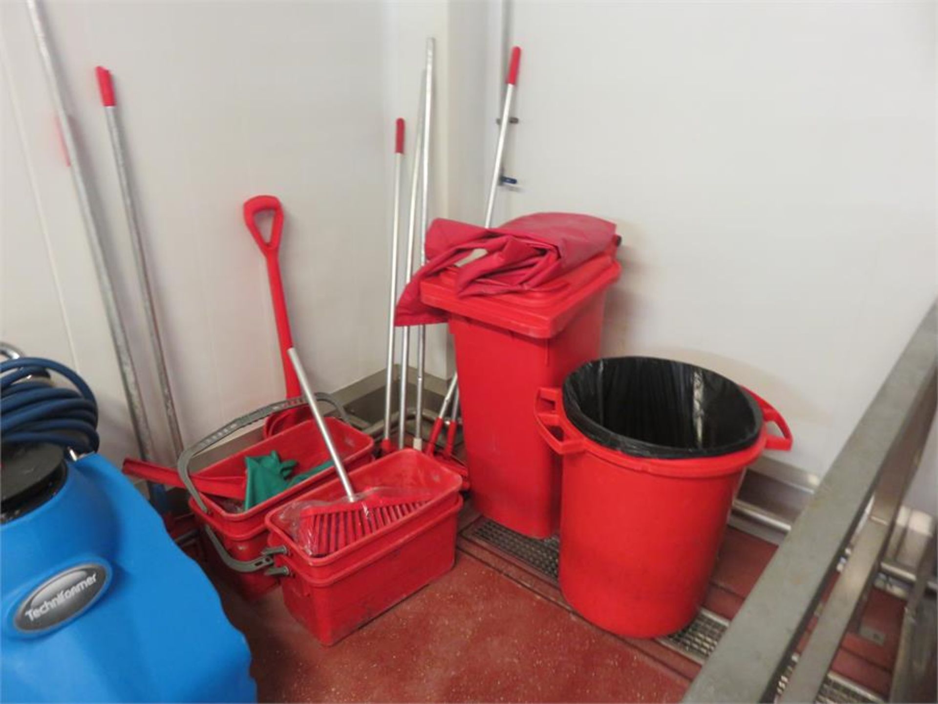 VARIOUS HYGIENE EQUIPMENT - Image 3 of 4