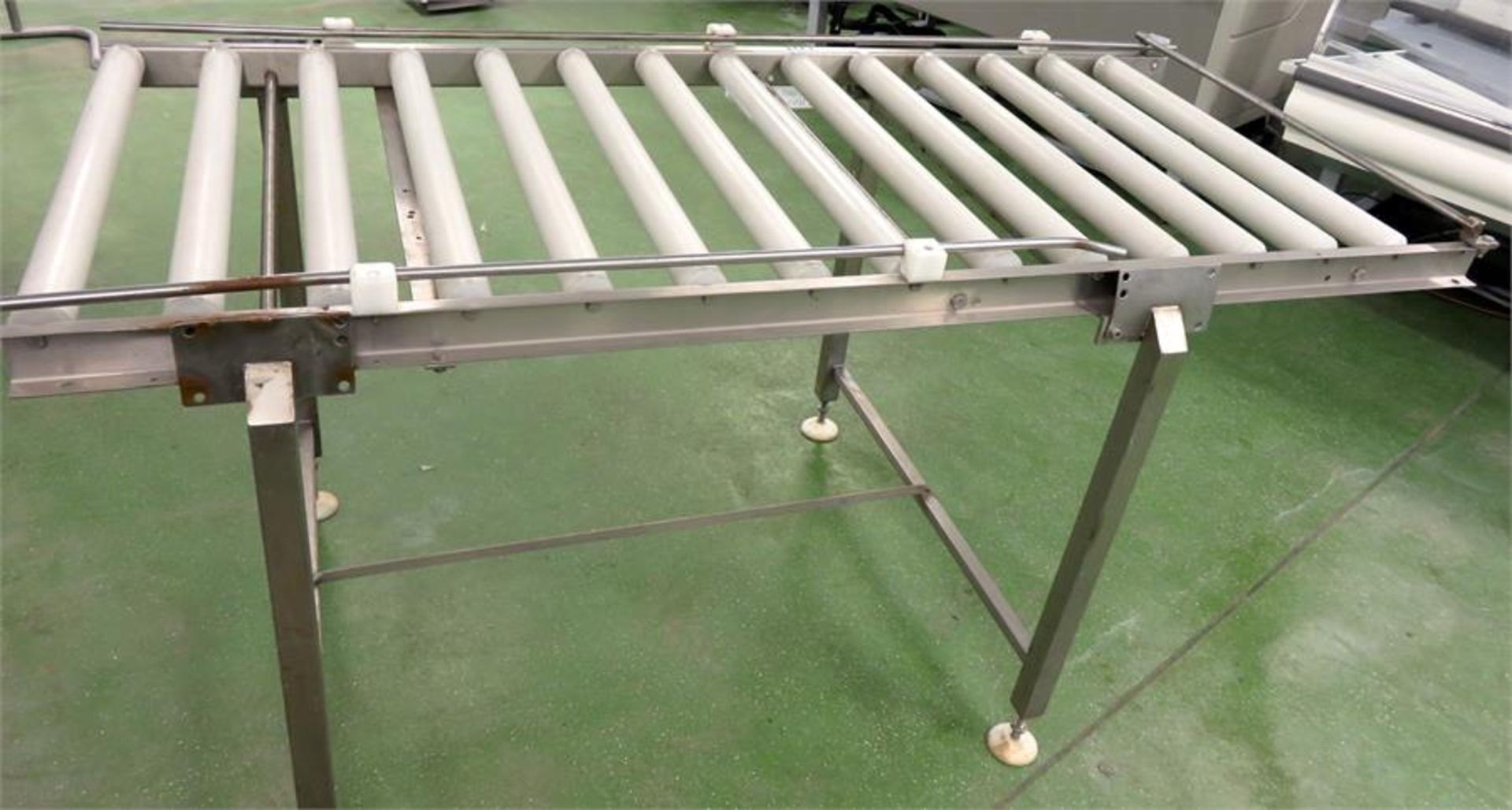 ROLLER CONVEYOR