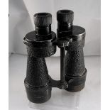 Military. A pair of WWII military binoculars No. 5 Mk. III by Ross 20cm high