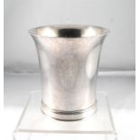A silver flared beaker with gilded interior, London 1978, 170grams 9cm high