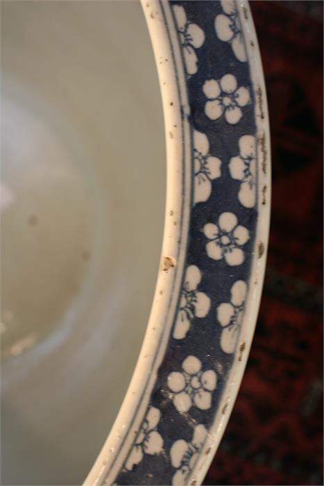 A large 19th century Chinese blue & white jardiniere decorated with birds and flowers in underglazed - Image 6 of 6