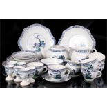 A quantity of Bristol Yen-How pattern dinner and tea service (box).