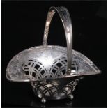 An American sterling silver pierced basket, with foliate decoration, 27cm x 19.5cm, weight 481g.