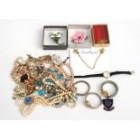 A quantity of costume jewellery.