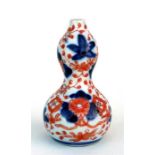 A Japanese Imari miniature double gourd vase, 9cm (3.5ins) high.