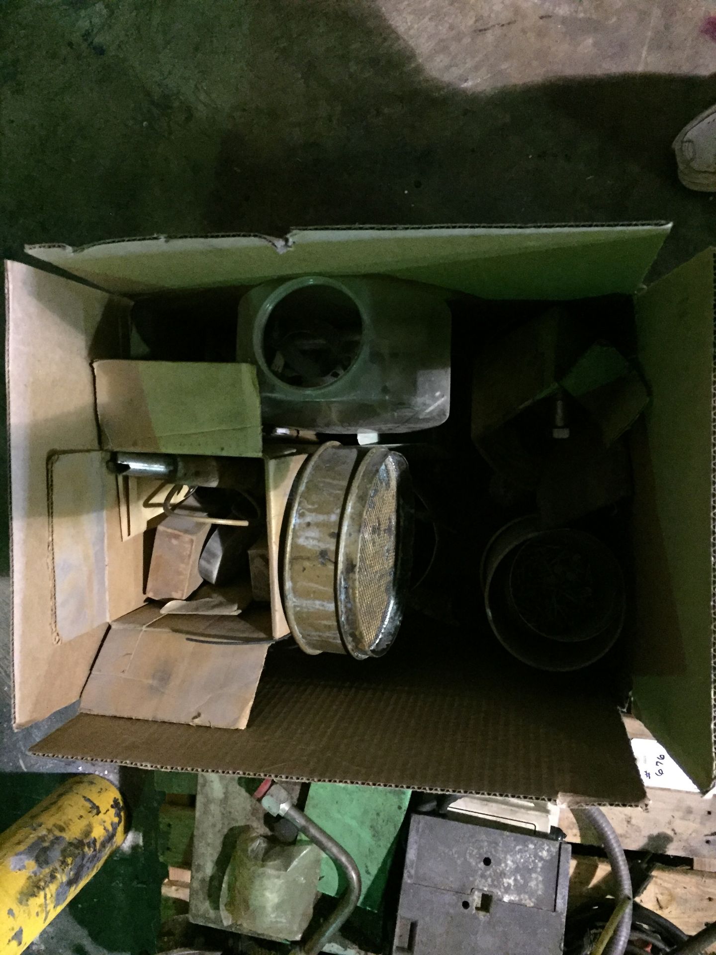 MISC. SMALL MACHINE PARTS - Image 2 of 2