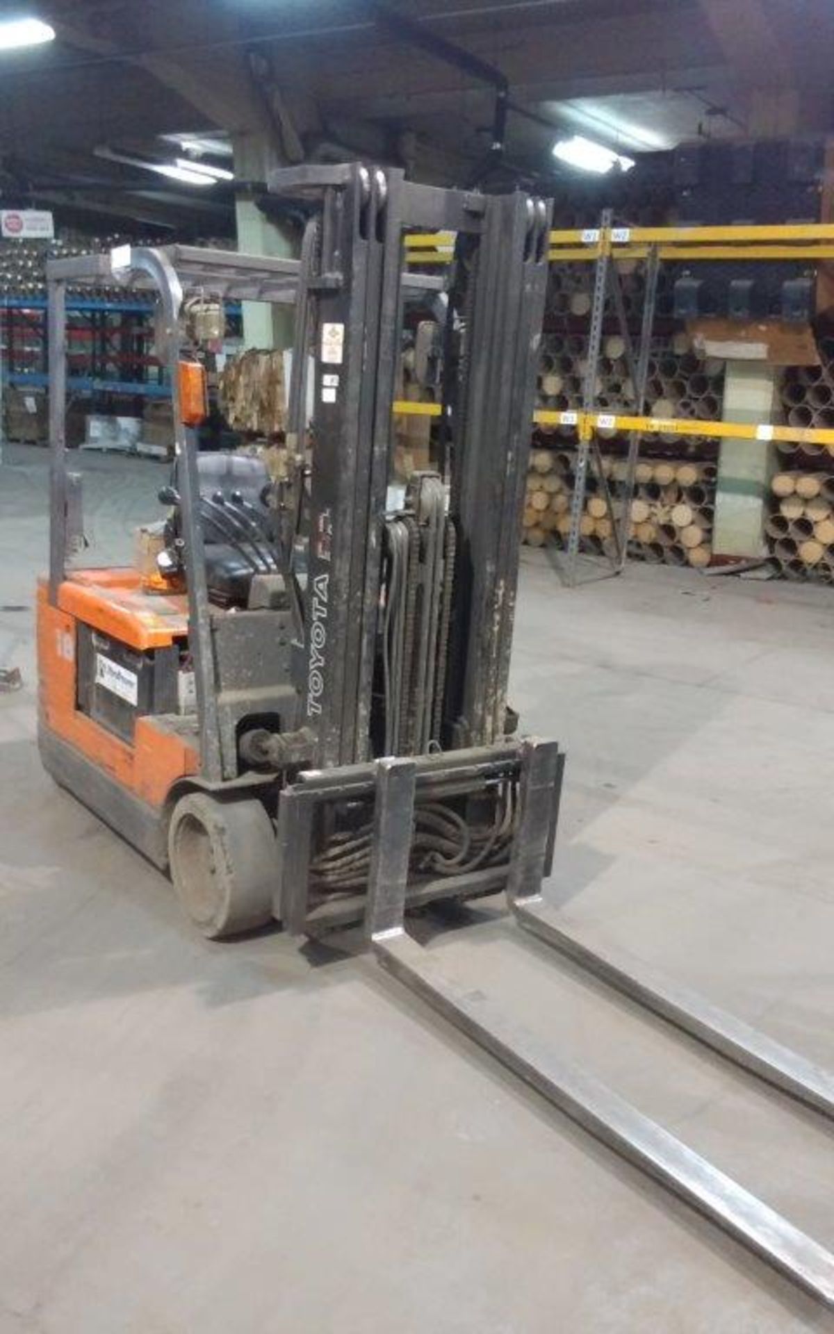 forklift/chariot élévateur -with charger TOYOTA 25RCF-02A 28300hours - Image 2 of 2