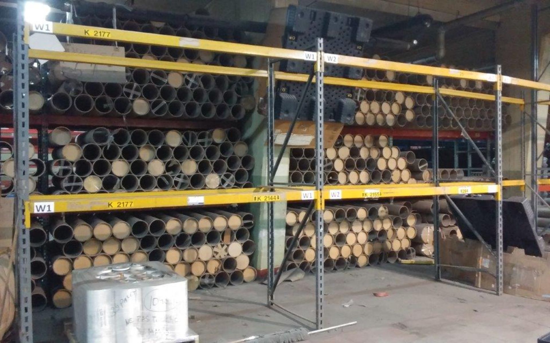 racking -3 sections, 4 uprights (42"), 12 crossbeams (8x3½")