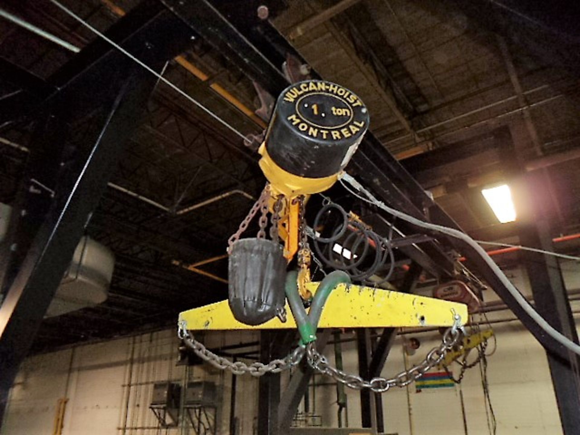 1t hoist with gantry/palan avec 1t treuil - Image 5 of 6