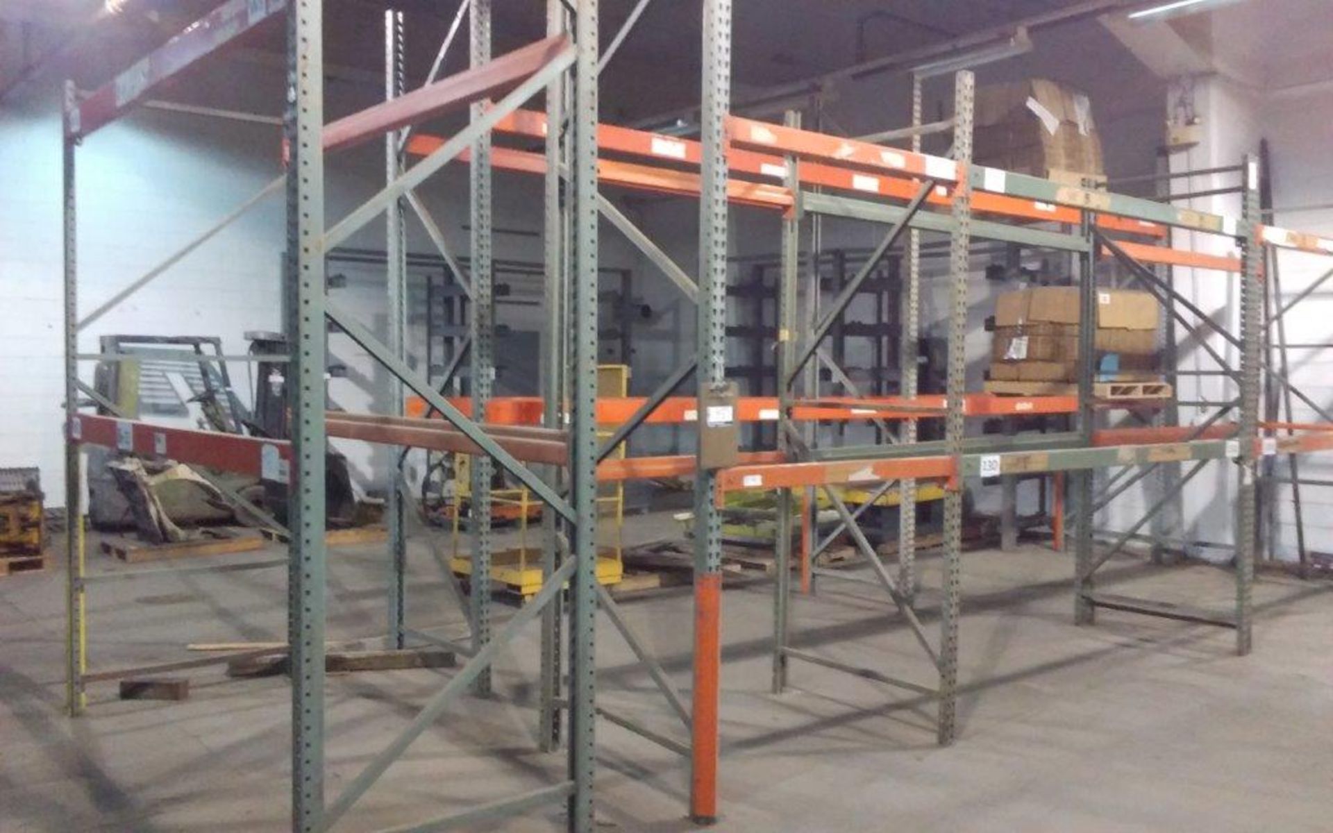 racking-8 sections, (13 uprights, 32 crossbeams)