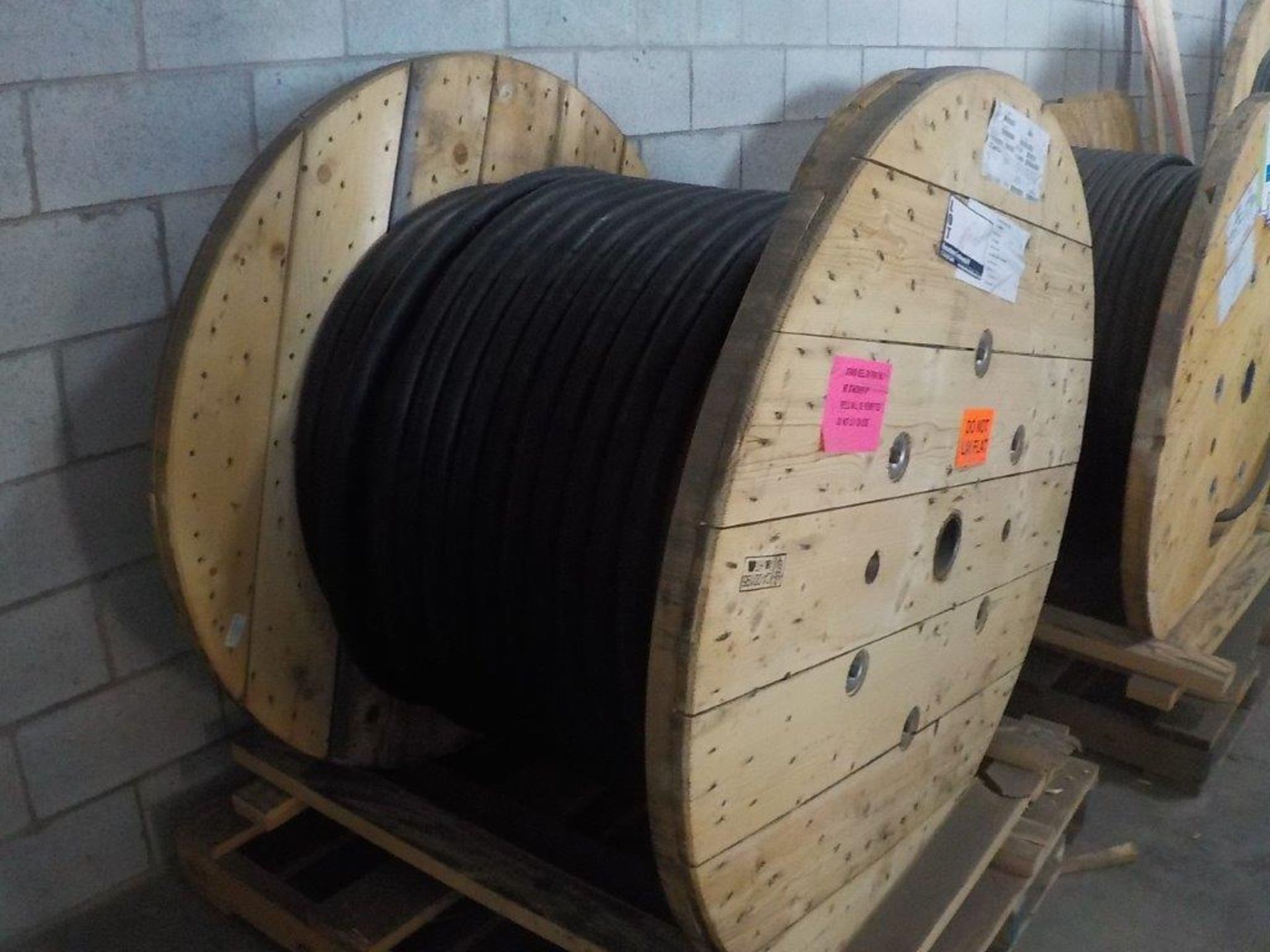 lot: wire / fils: # 3C, 4/0 AWG, 2,000V, (500')