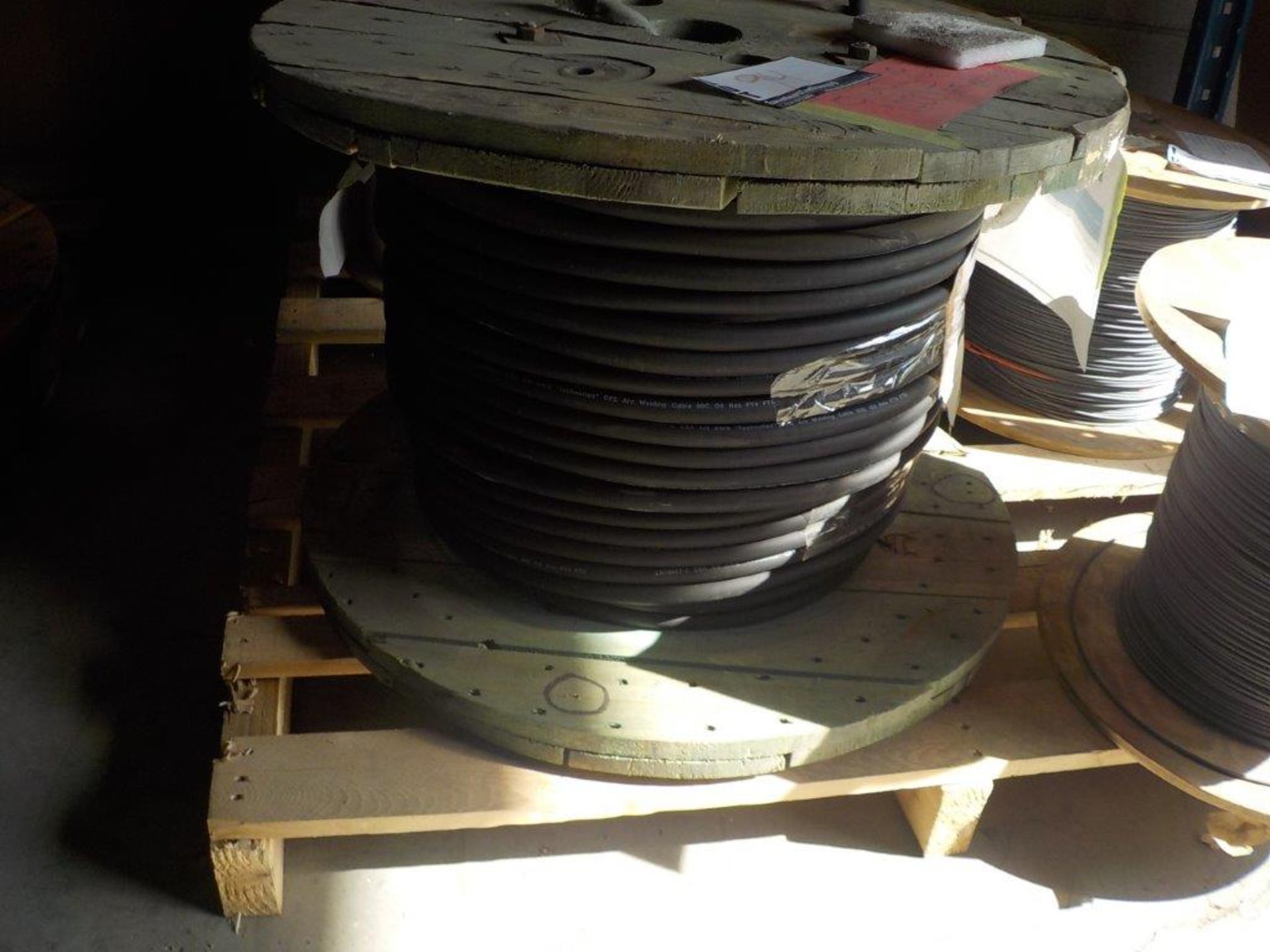 lot: wire / fils: arc welding cable, 4/0 FT-2 (380')