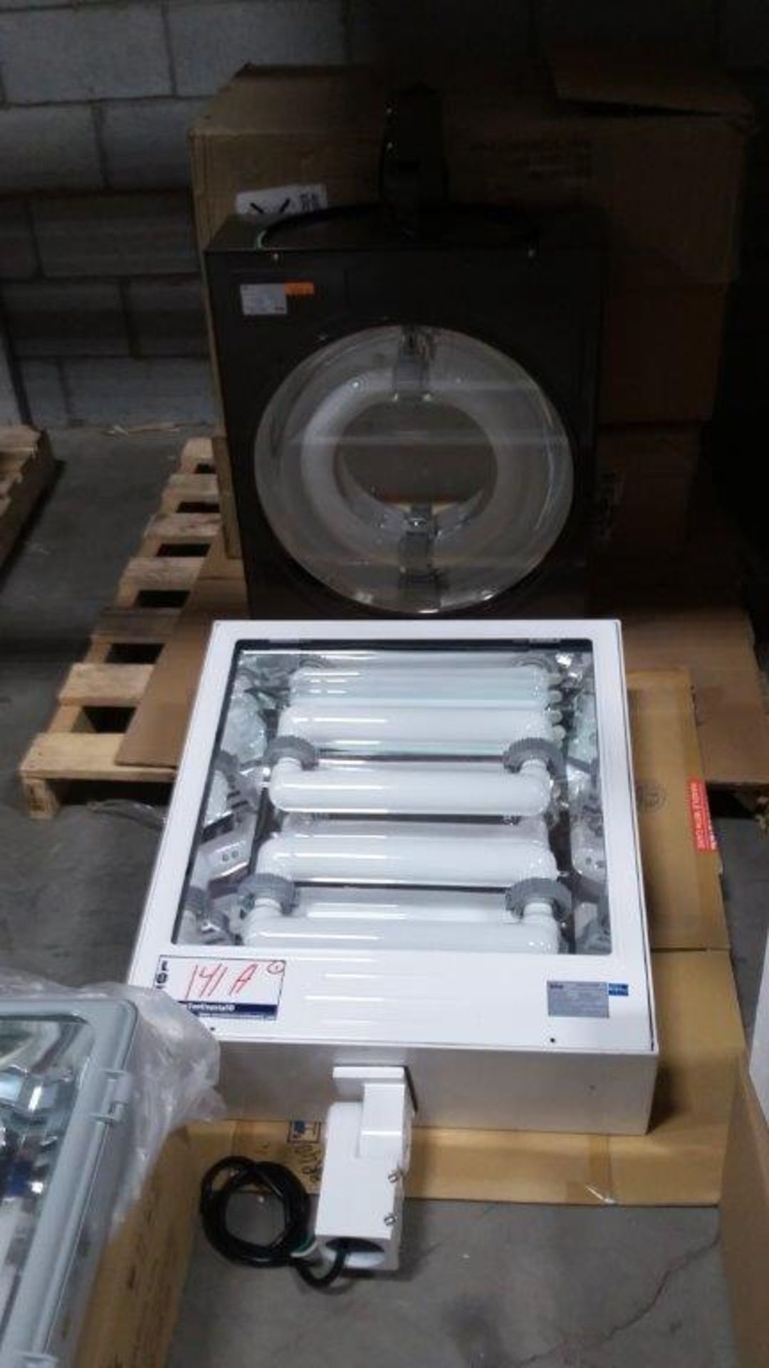 projecteur induction THINK FL-3-250 / induction flood light - Image 3 of 3