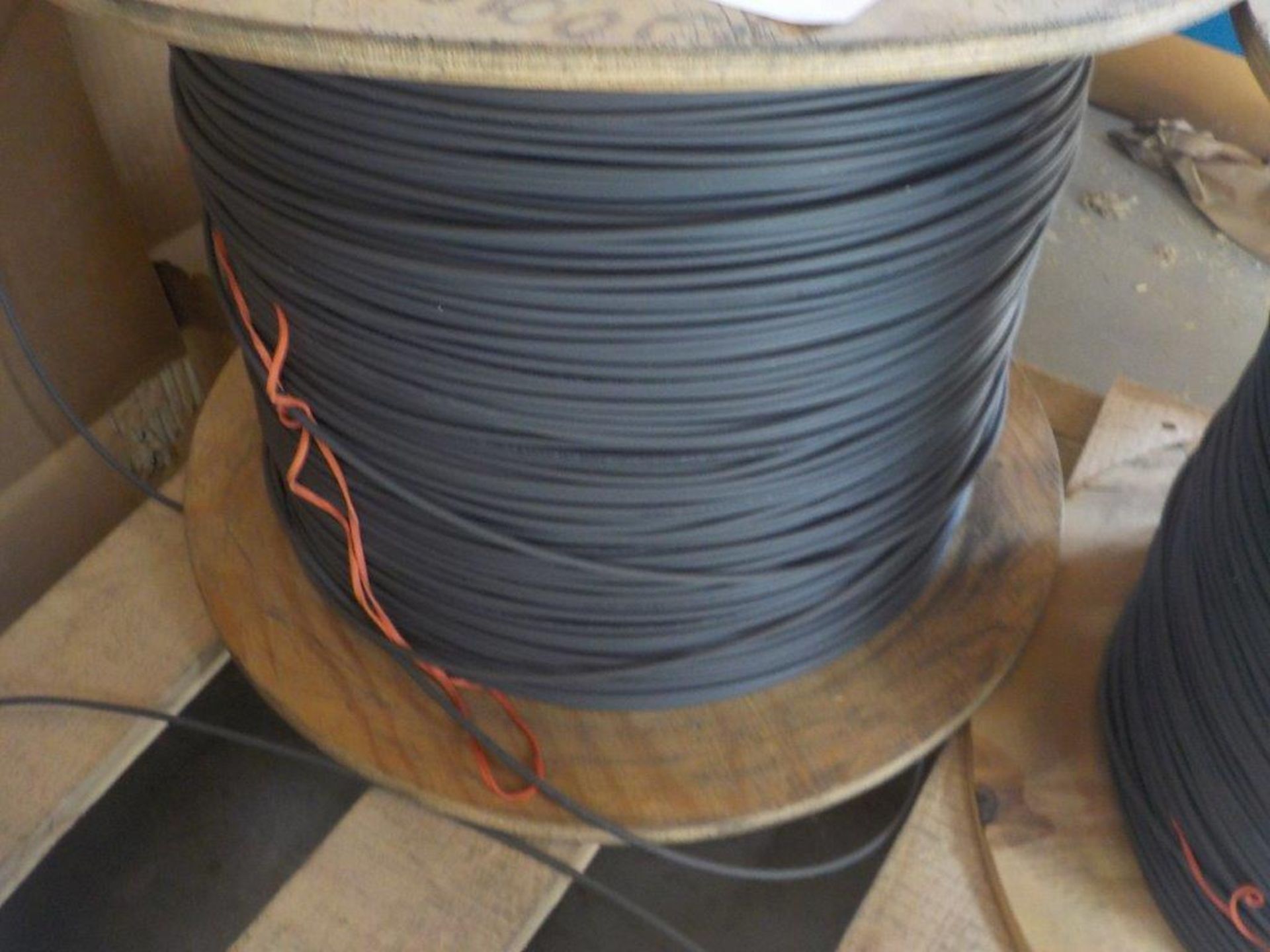 lot: wire / fils: # 16 AWG, 2,000V, (4,100')